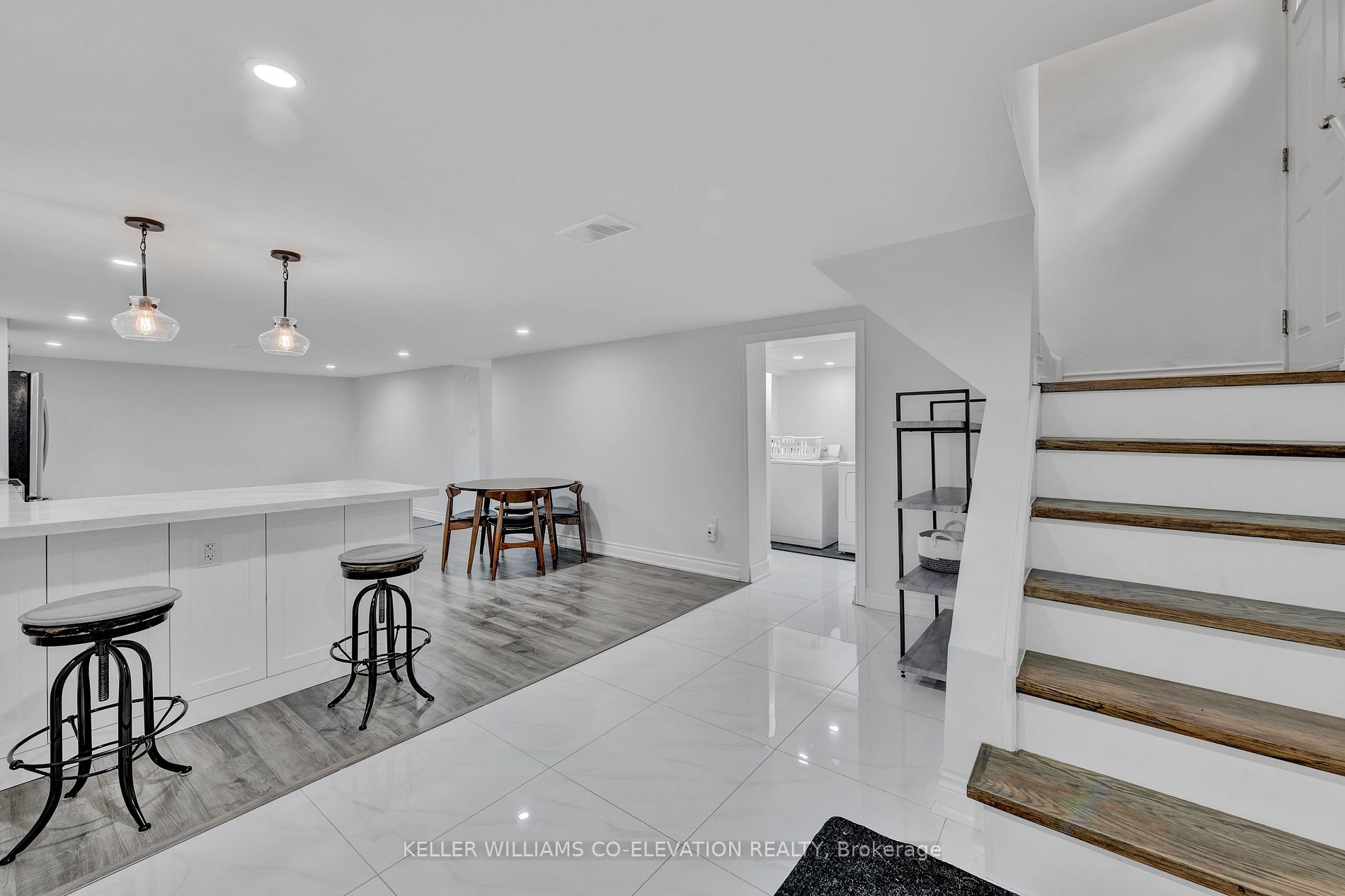 15 Shadowbrook Dr Property Photo 2