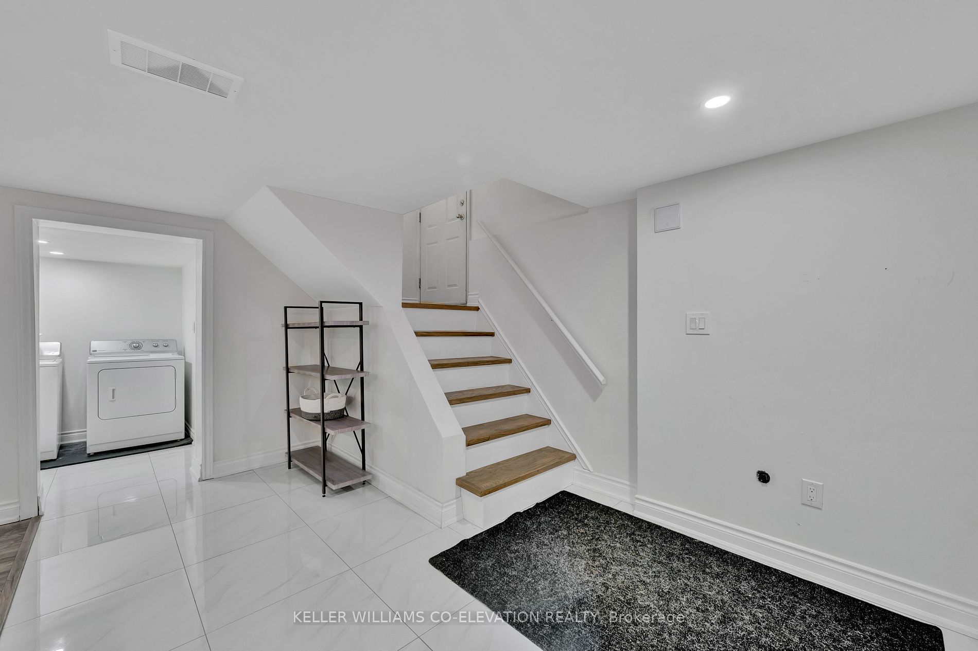 15 Shadowbrook Dr Property Photo 3