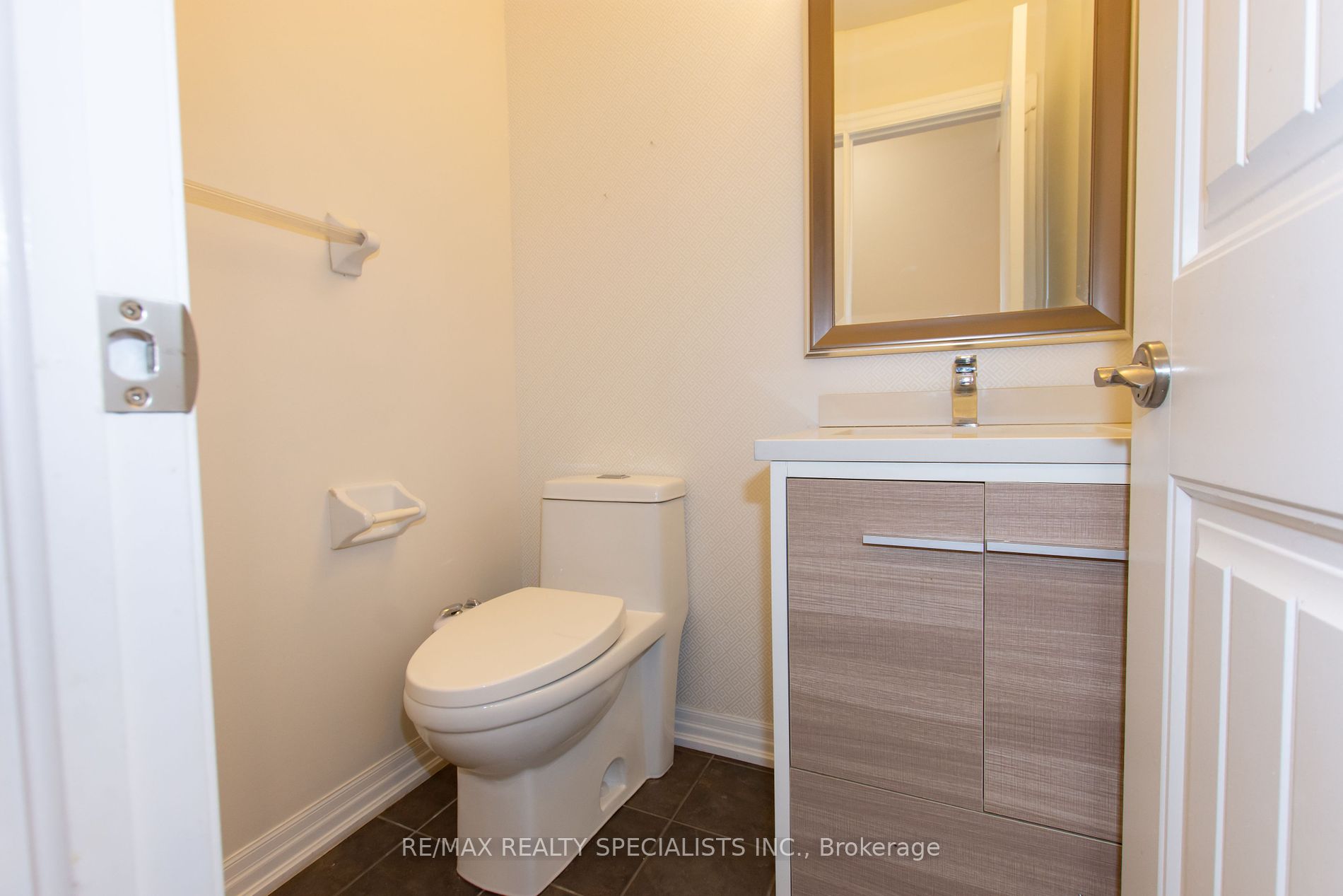 46 Whitmer St Property Photo 6