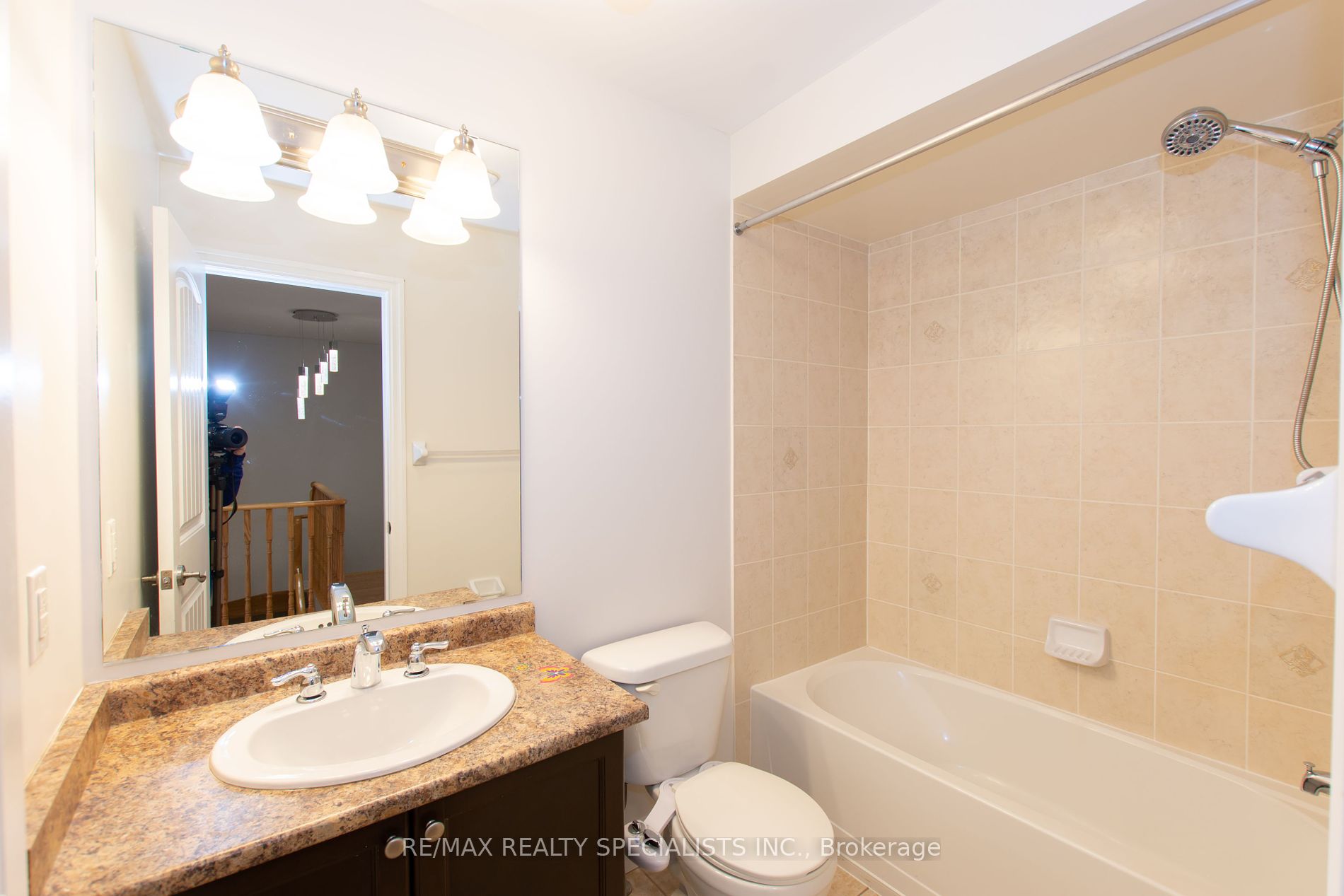 46 Whitmer St Property Photo 28