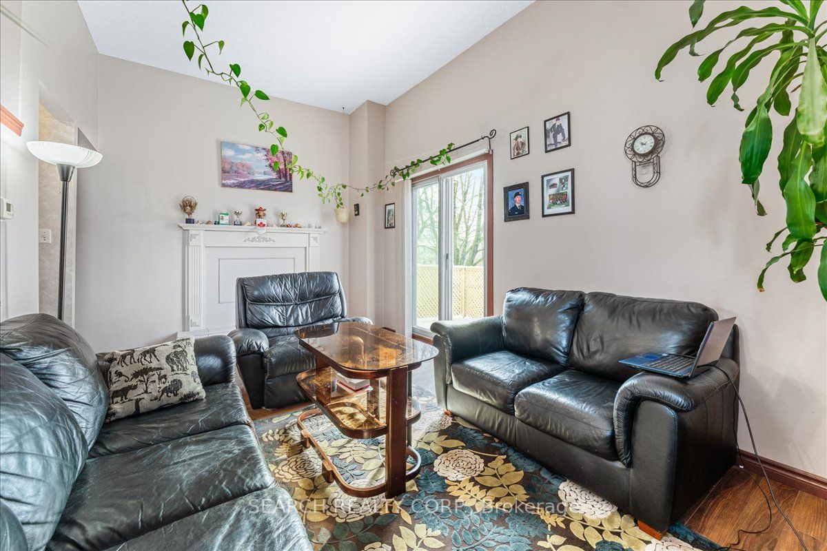 6204 Townwood Crt Property Photo 6