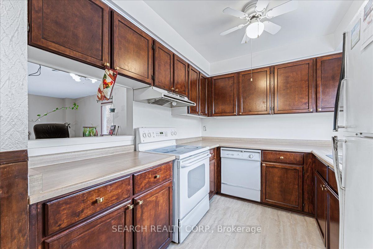 6204 Townwood Crt Property Photo 8
