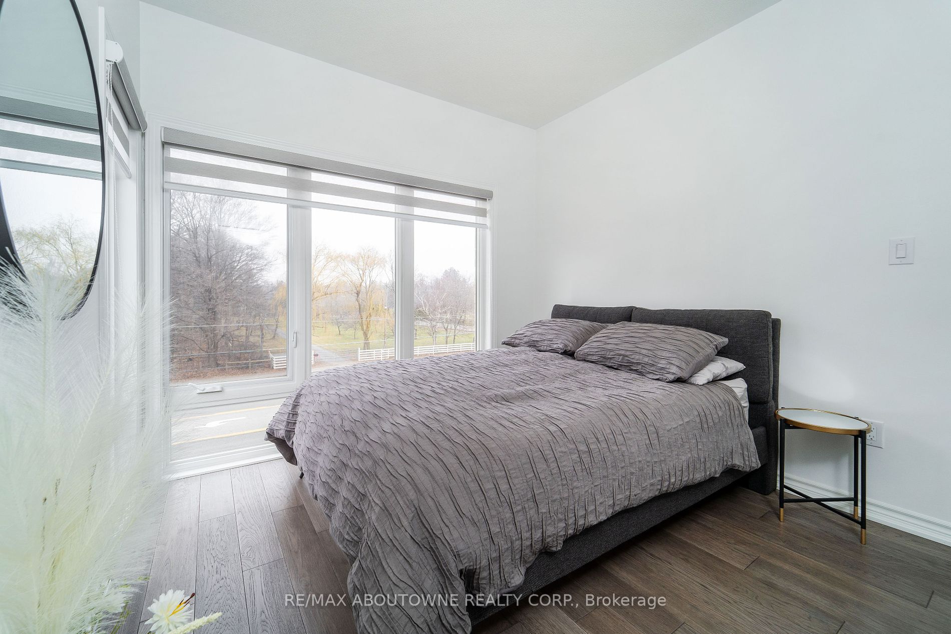 2519 Littlefield Cres Property Photo 29