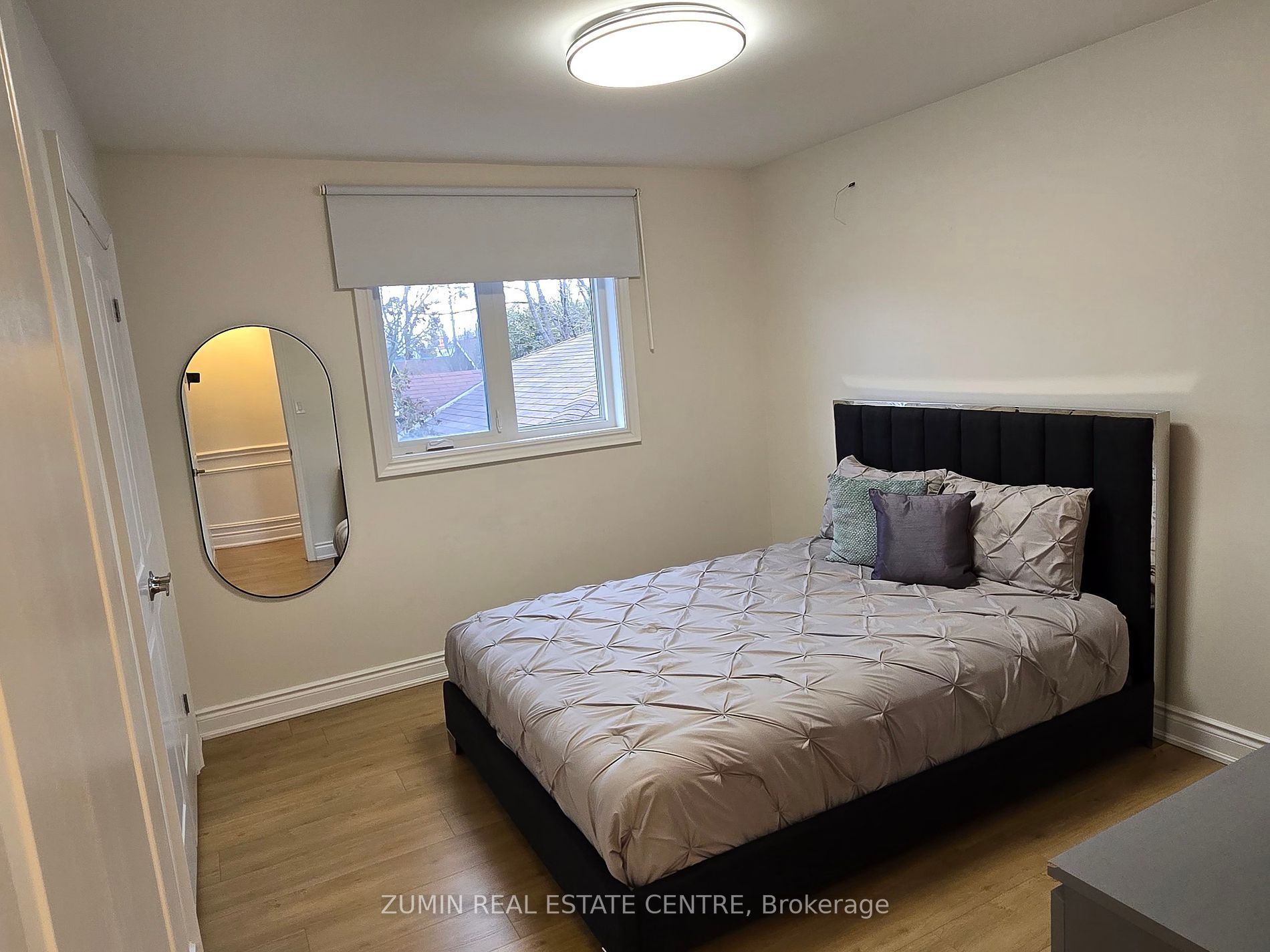 1027 Caven St Property Photo 6