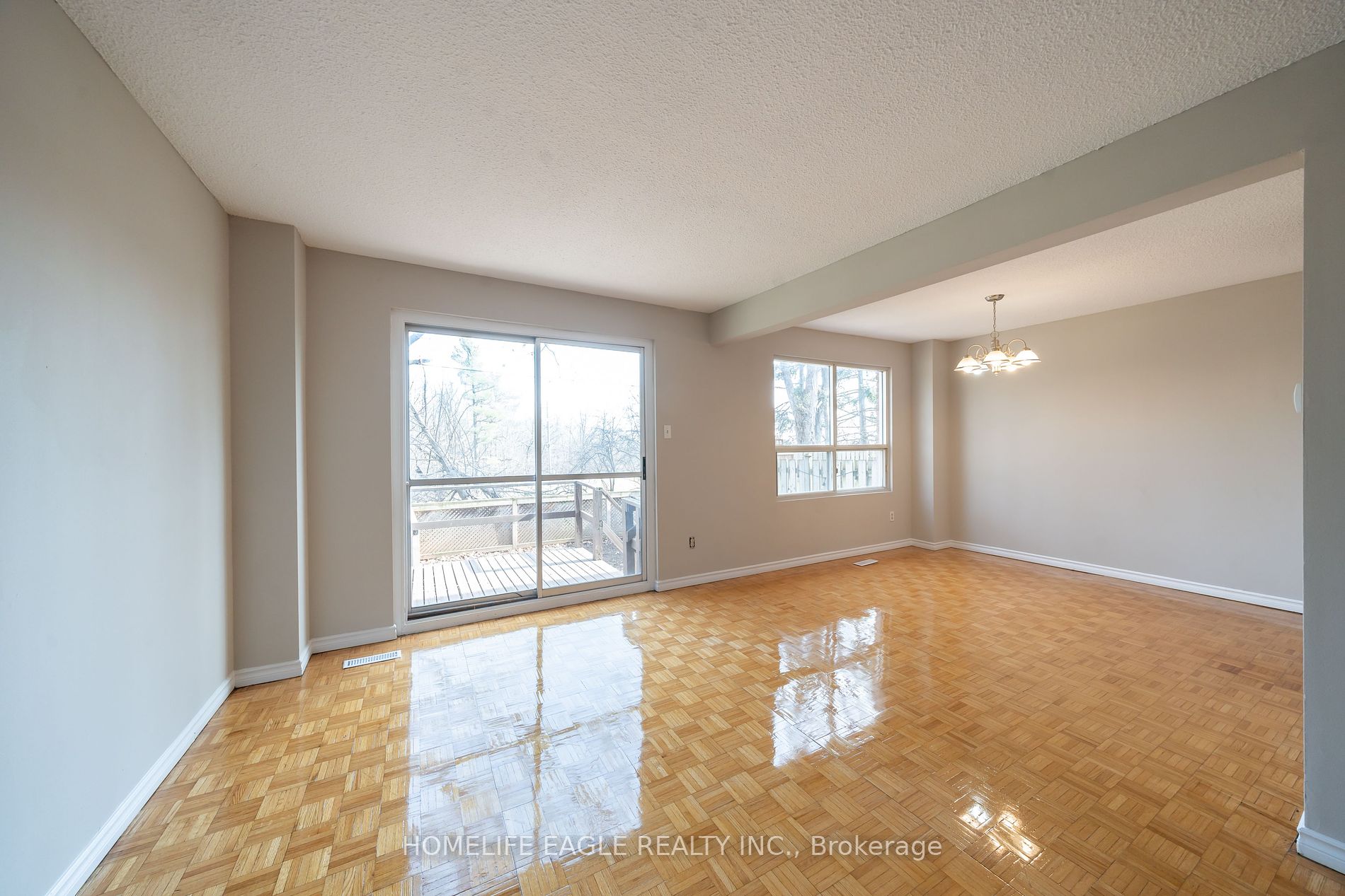 1237 White Oaks Blvd 1237 Property Photo 2