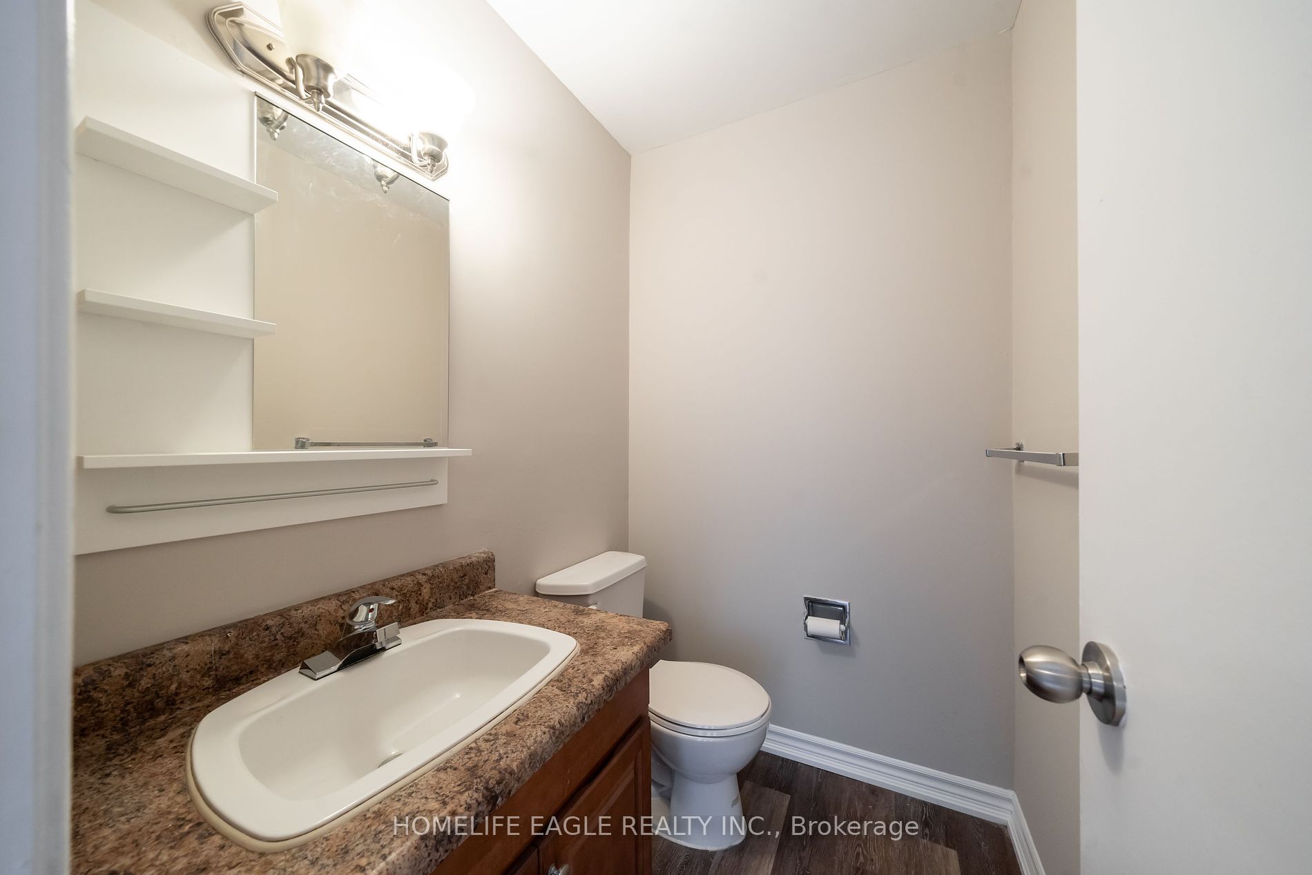 1237 White Oaks Blvd 1237 Property Photo 17