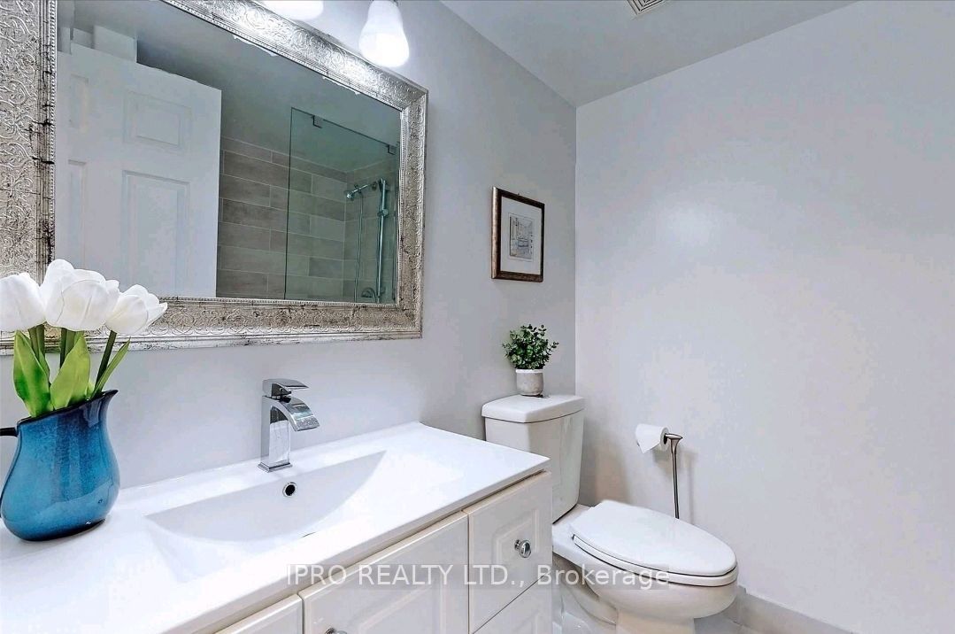 55 Kingsbridge Garden Circ 12 Property Photo 6