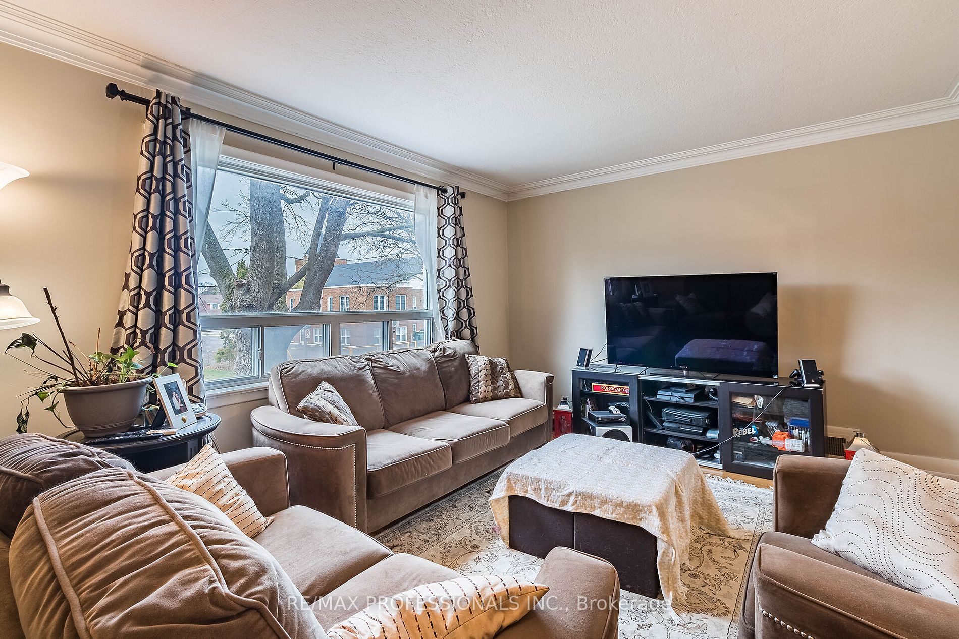 17 Wadsworth Blvd Property Photo 4