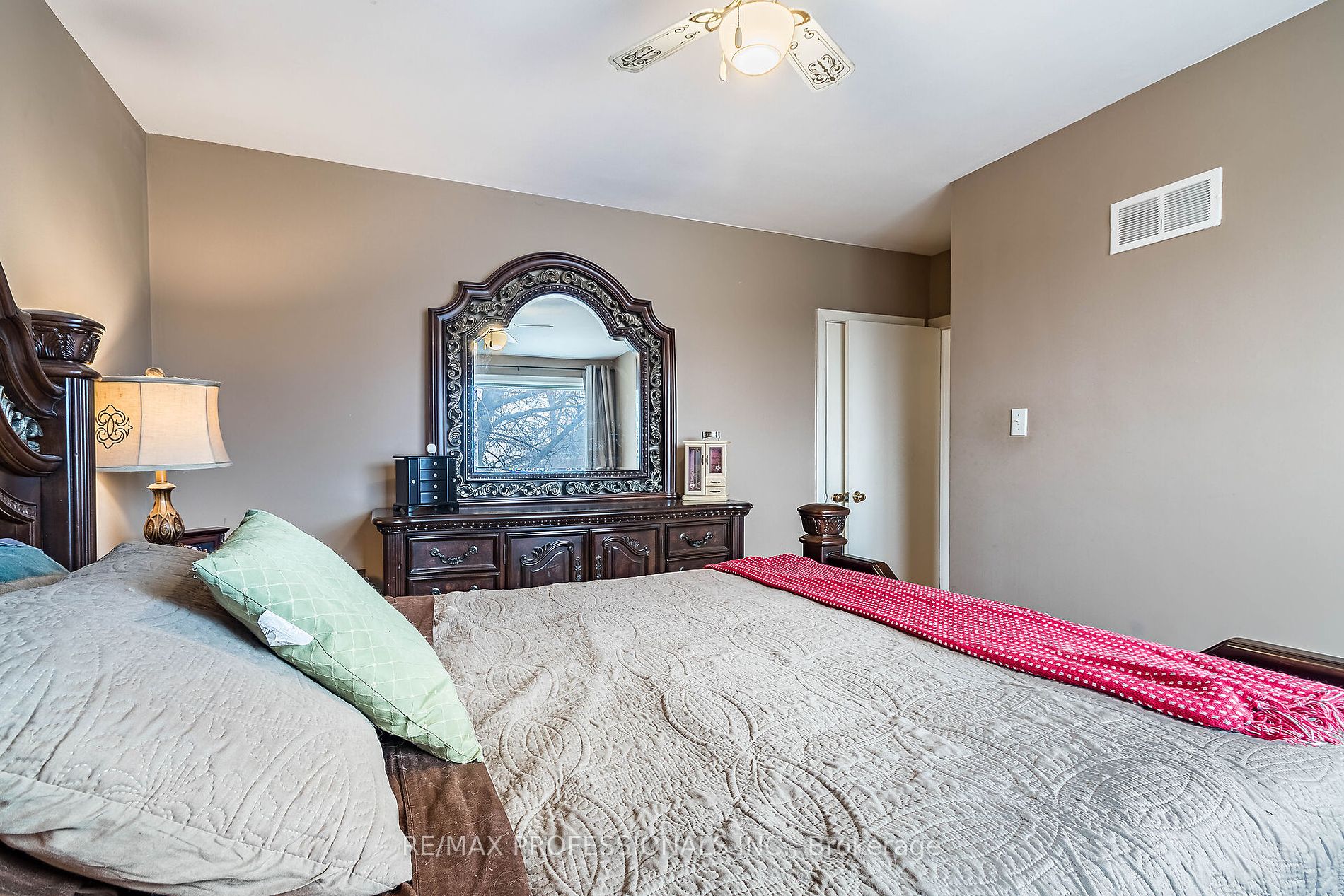 17 Wadsworth Blvd Property Photo 19
