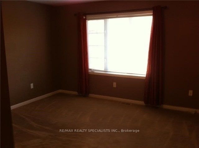 3239 Munson Cres Property Photo 8