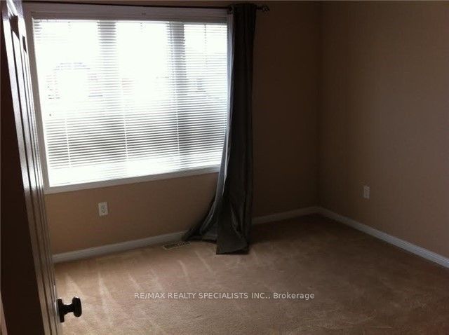 3239 Munson Cres Property Photo 10