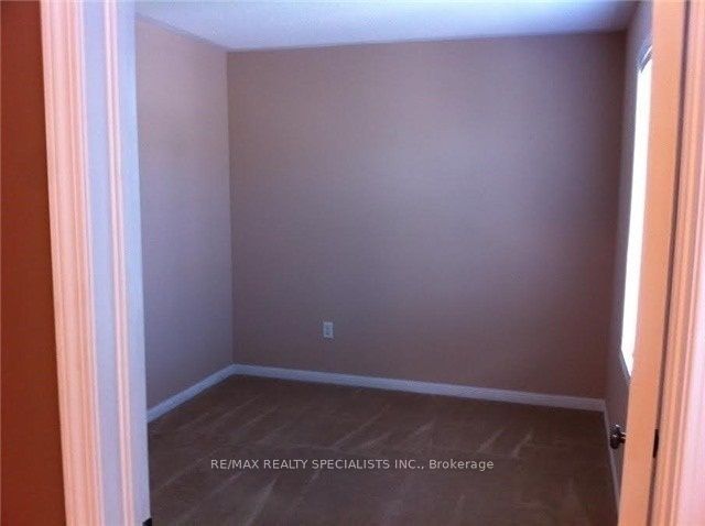 3239 Munson Cres Property Photo 12