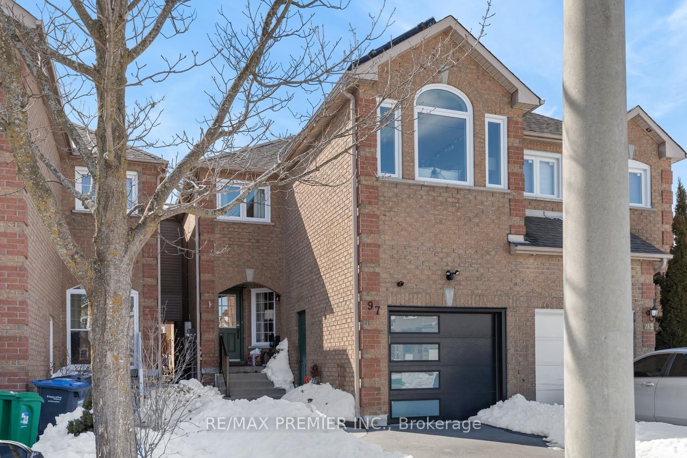 97 Lent Cres Property Photo 2
