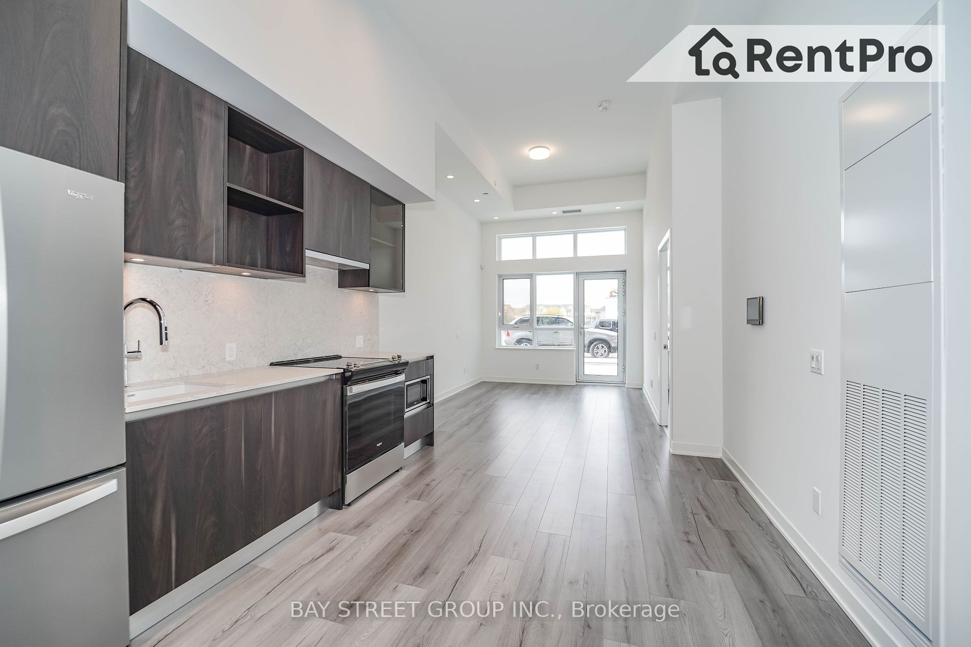 405 Dundas St W 20 Property Photo 12