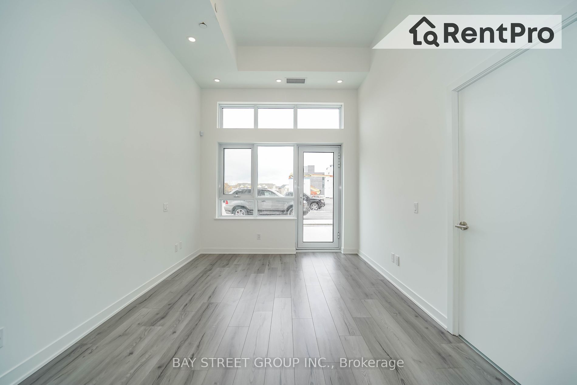 405 Dundas St W 20 Property Photo 15