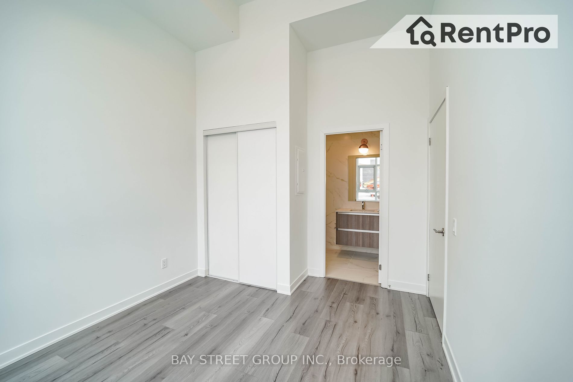 405 Dundas St W 20 Property Photo 20