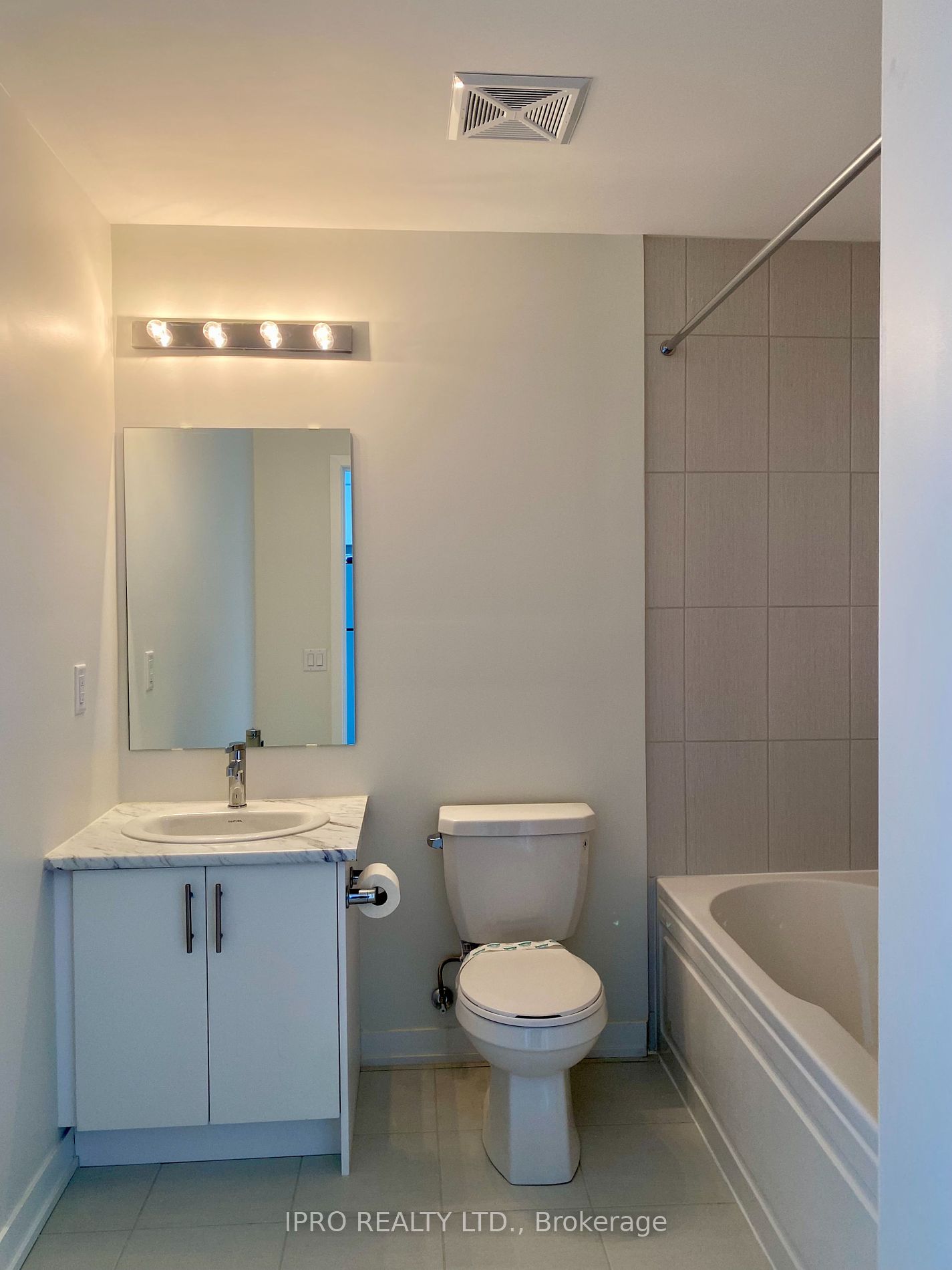 3401 Ridgeway Dr 304 Property Photo 7