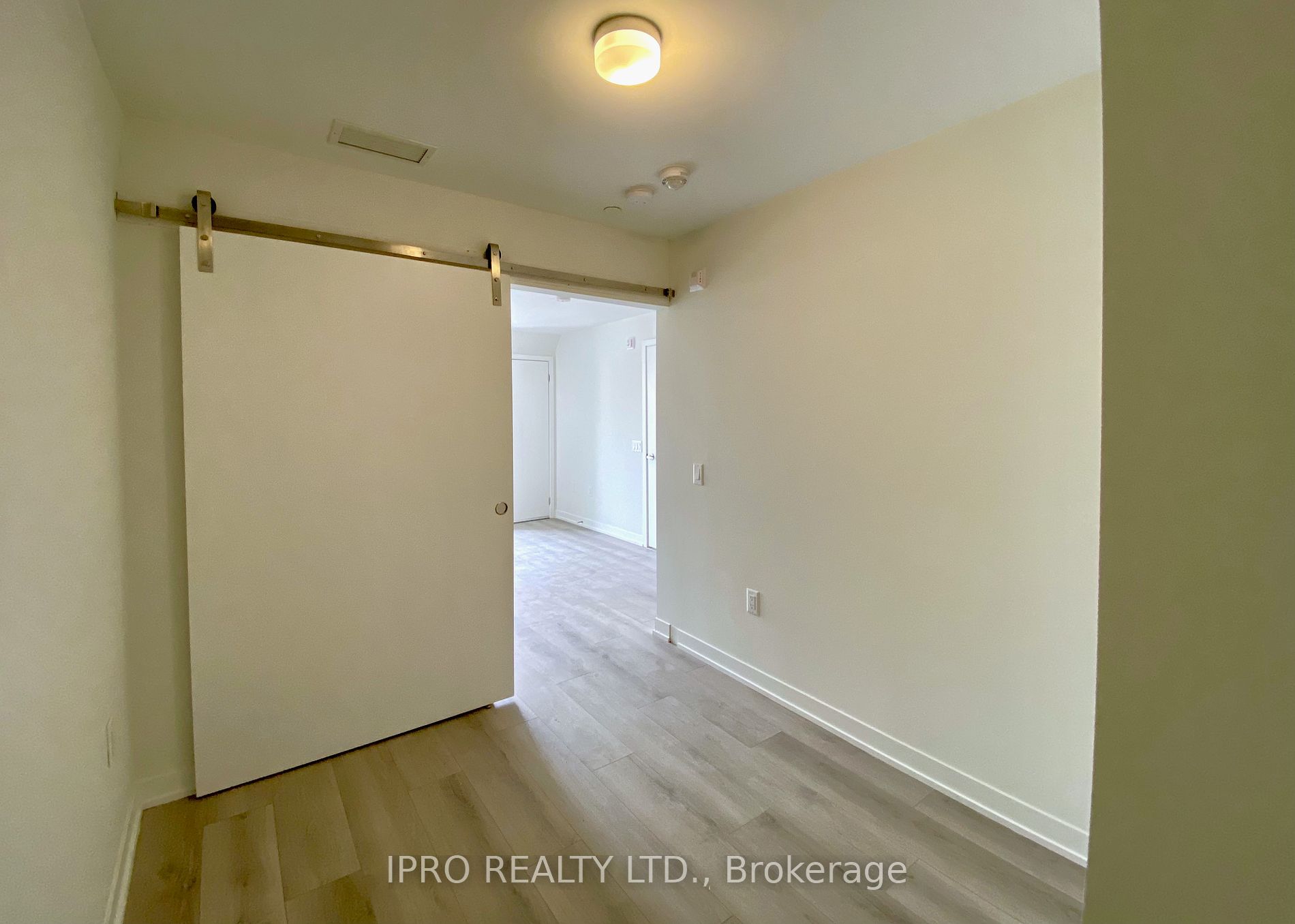 3401 Ridgeway Dr 304 Property Photo 12