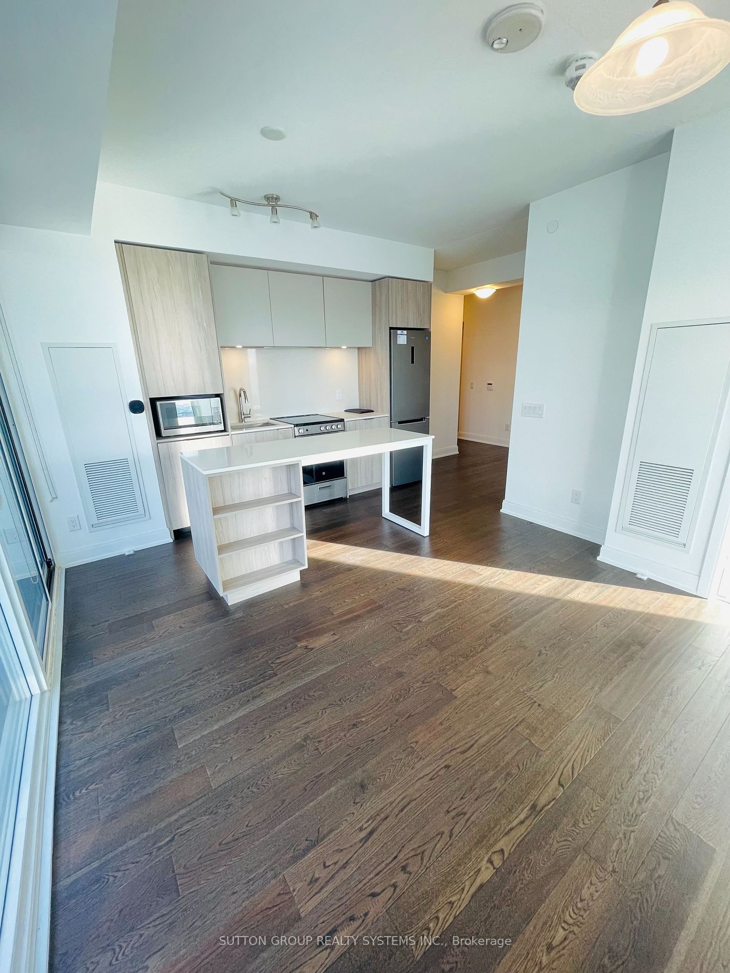 70 Annie Craig Dr 2 Property Photo 4