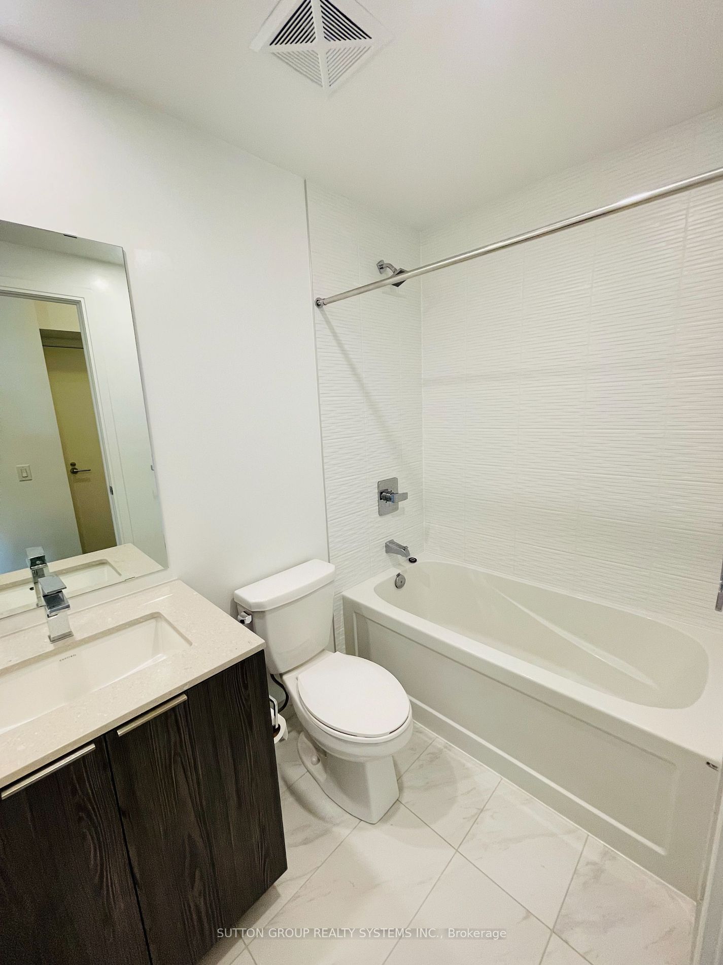 70 Annie Craig Dr 2 Property Photo 5