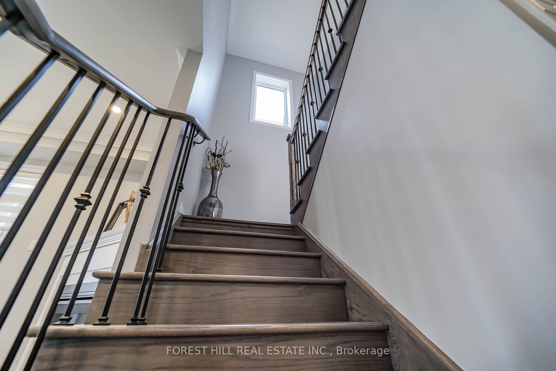 210 Camellia Cres Property Photo 18