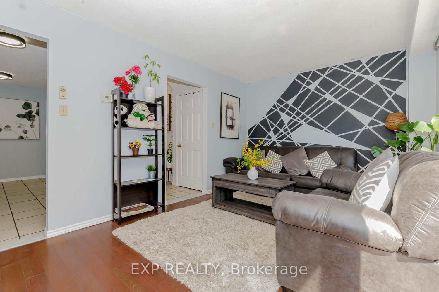 152 Timberlane Dr N Property Photo 6