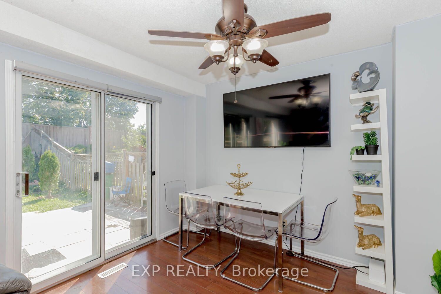152 Timberlane Dr N Property Photo 8
