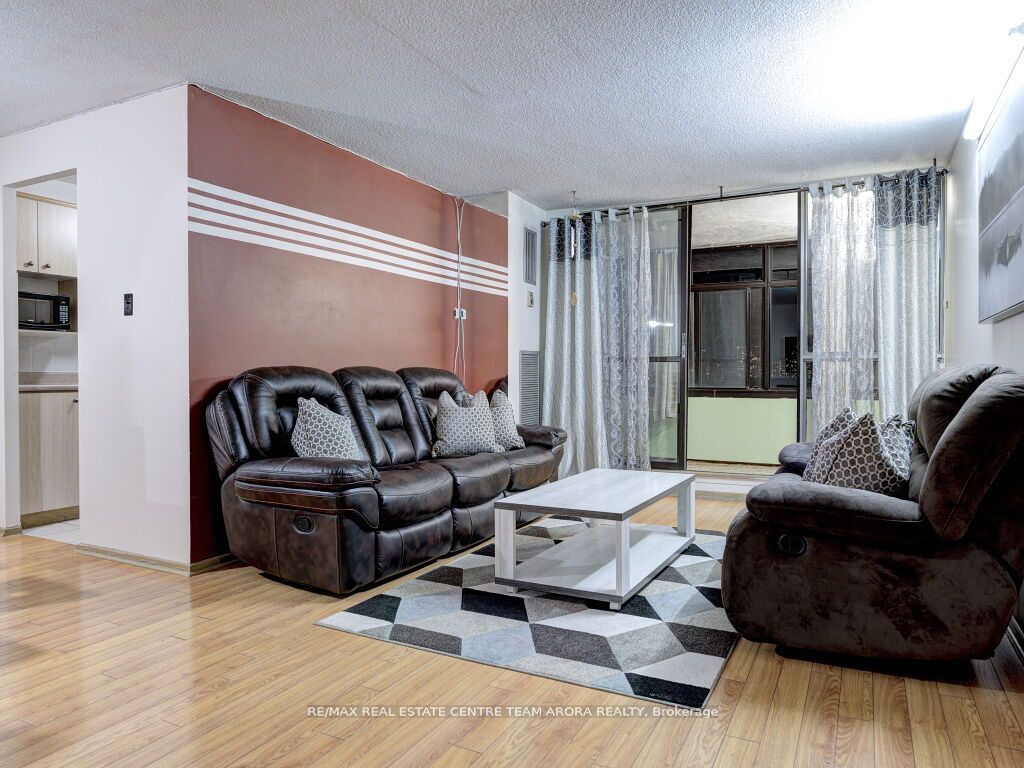 15 Kensington Rd 910 Property Photo 11