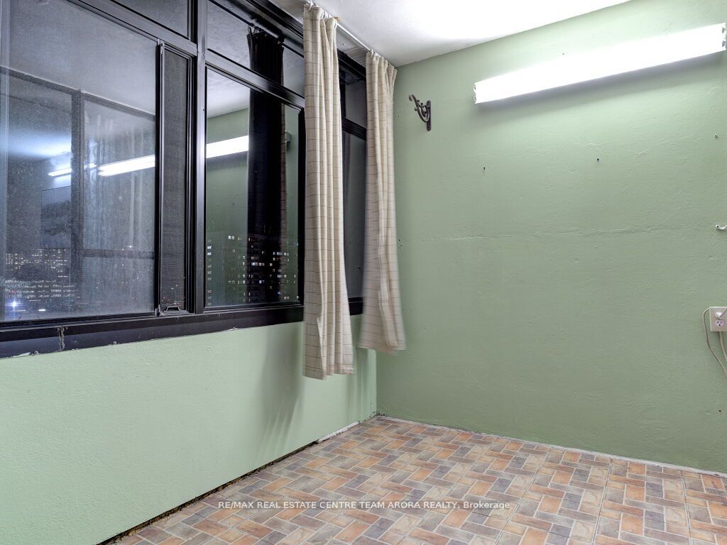 15 Kensington Rd 910 Property Photo 29