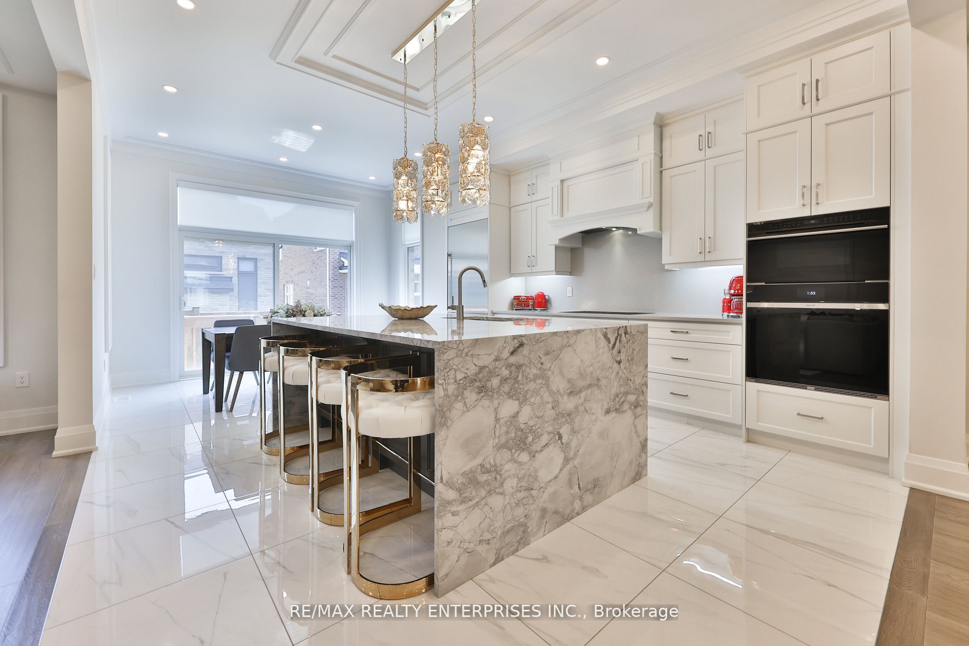 1491 Lakeport Cres Property Photo 1