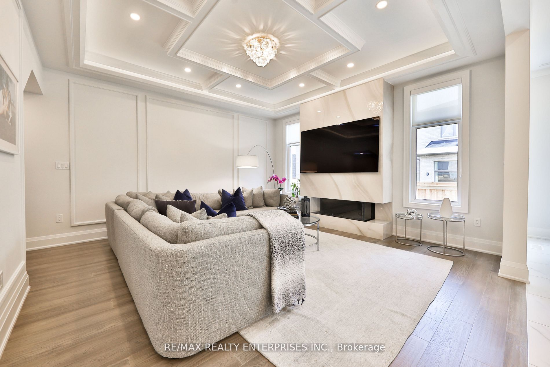 1491 Lakeport Cres Property Photo 14