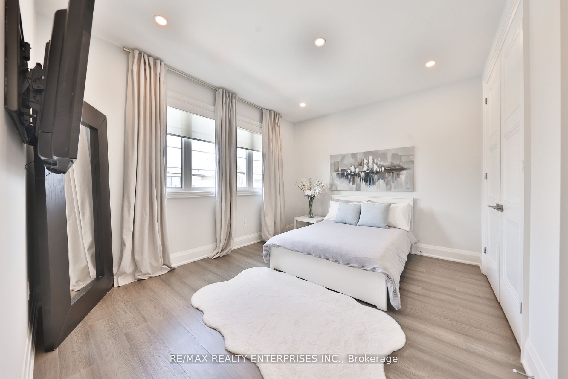 1491 Lakeport Cres Property Photo 34
