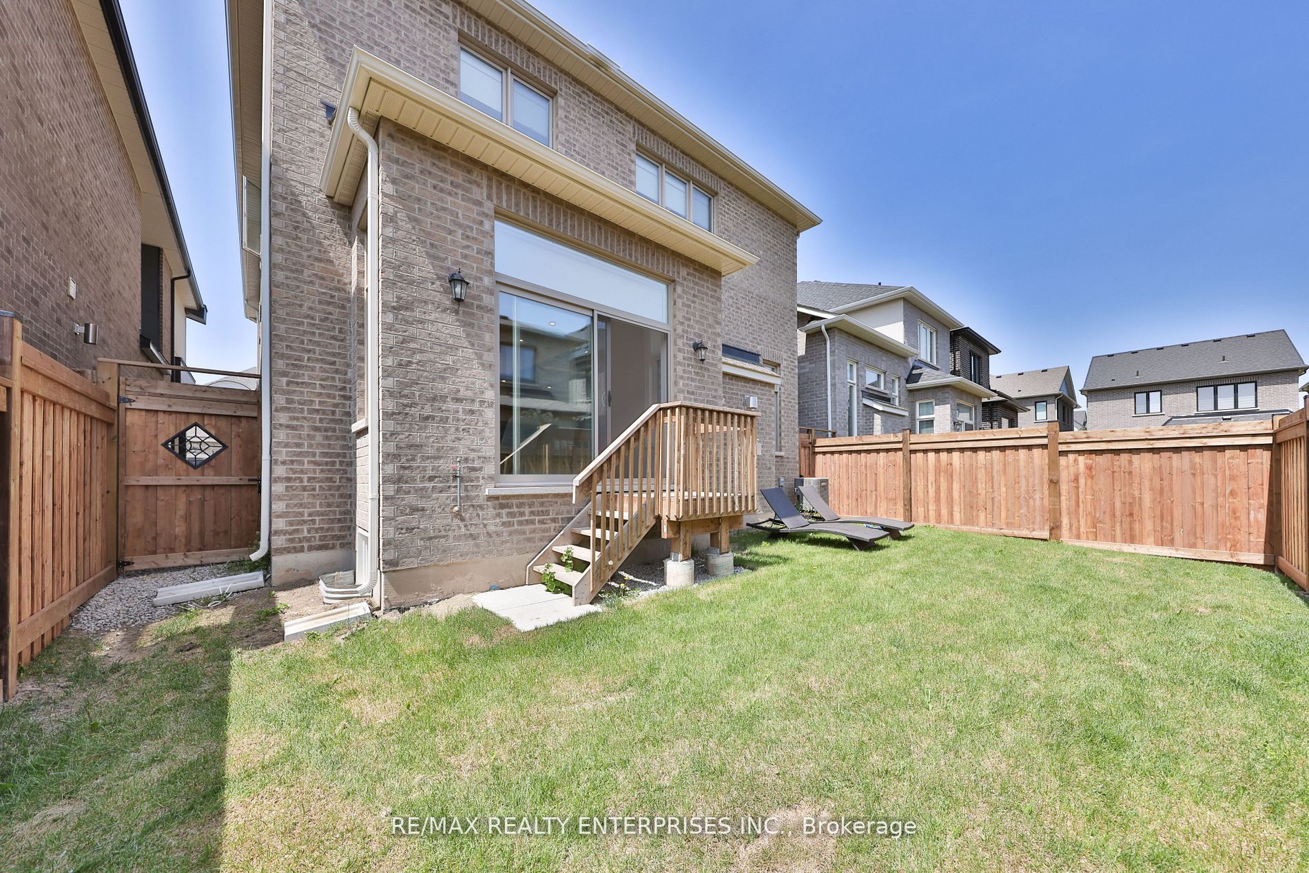 1491 Lakeport Cres Property Photo 38