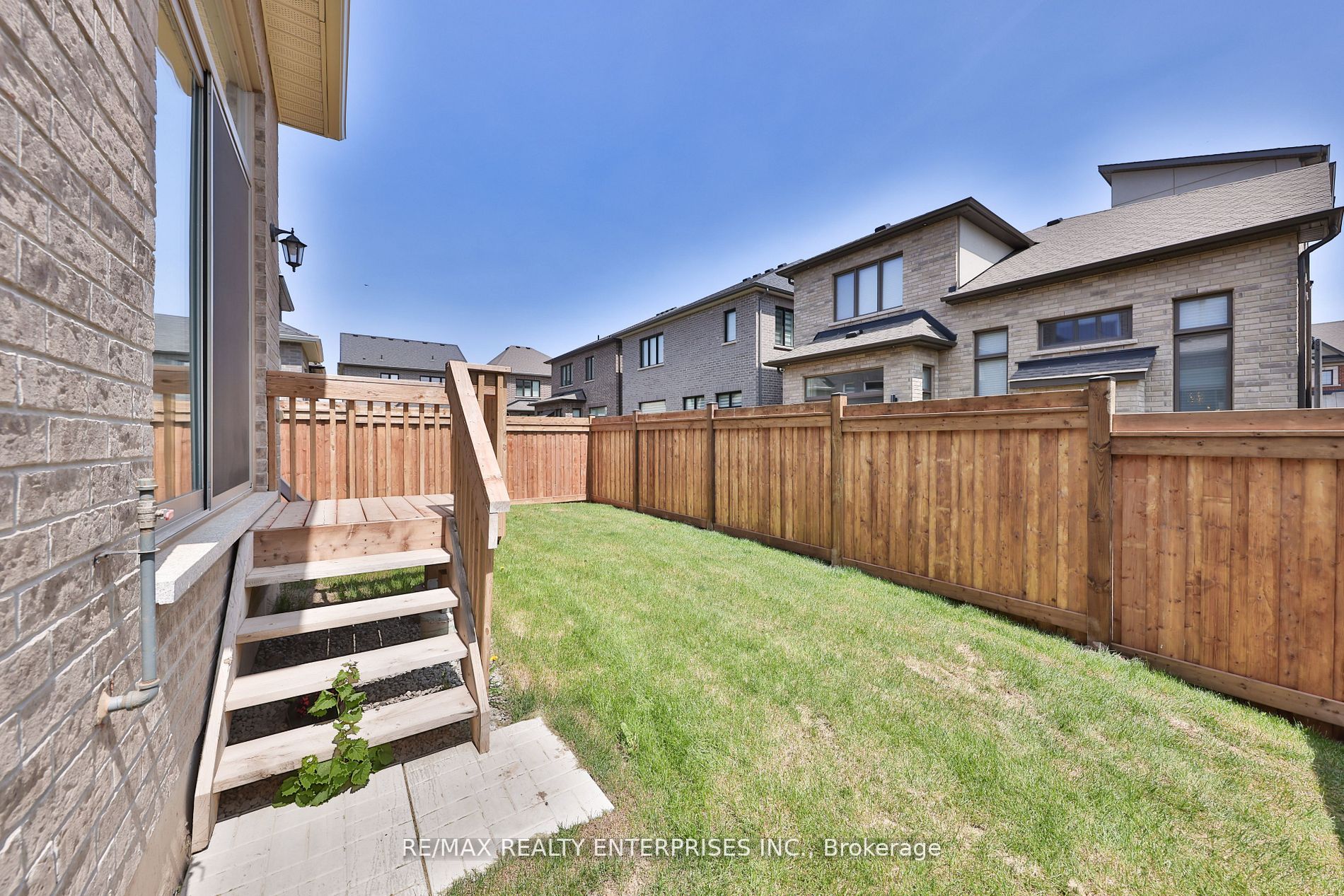 1491 Lakeport Cres Property Photo 39