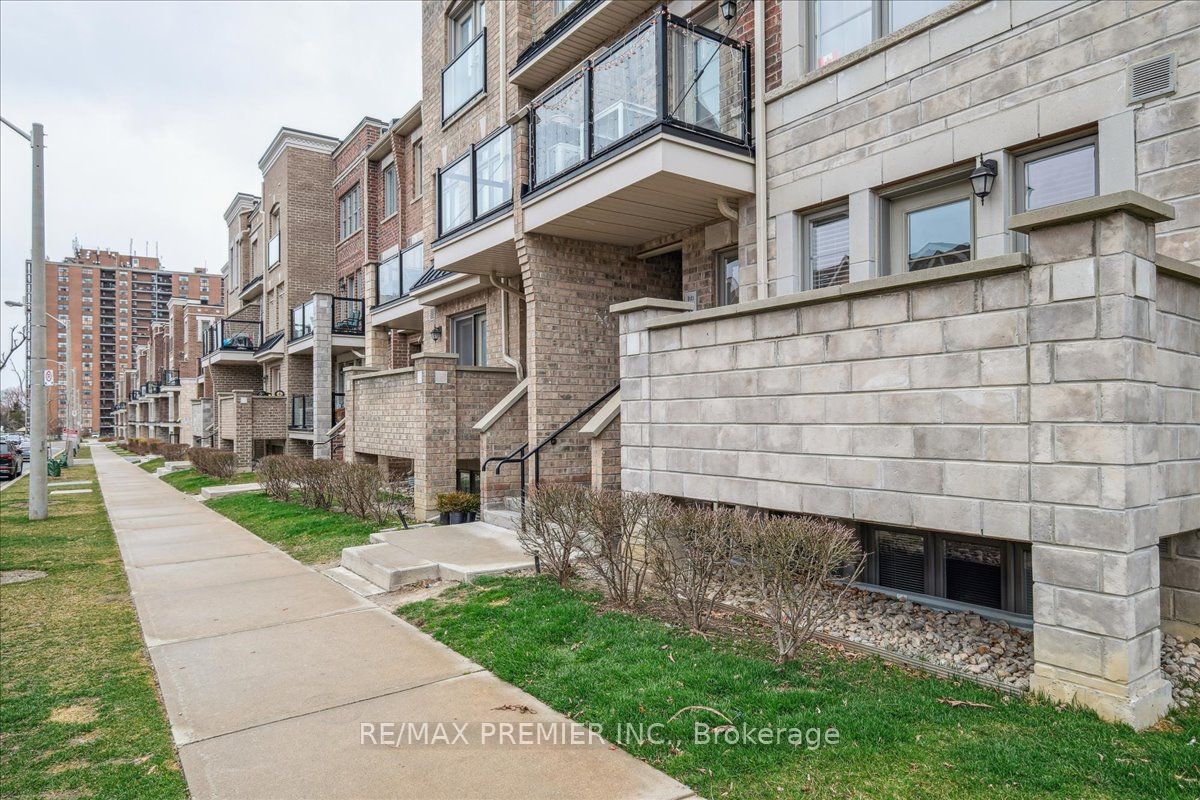 100 Parrotta Dr 64 Property Photo 2