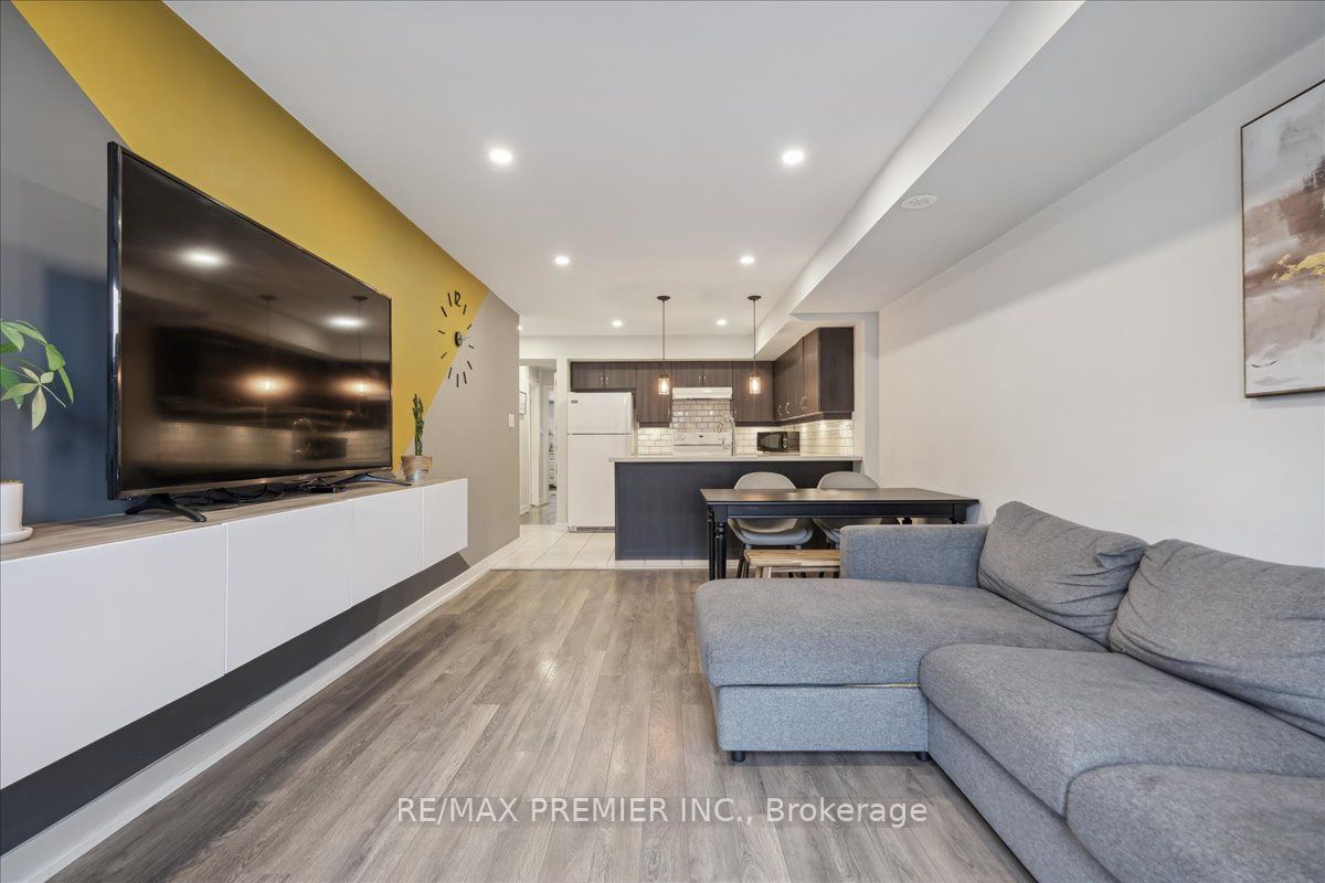 100 Parrotta Dr 64 Property Photo 8