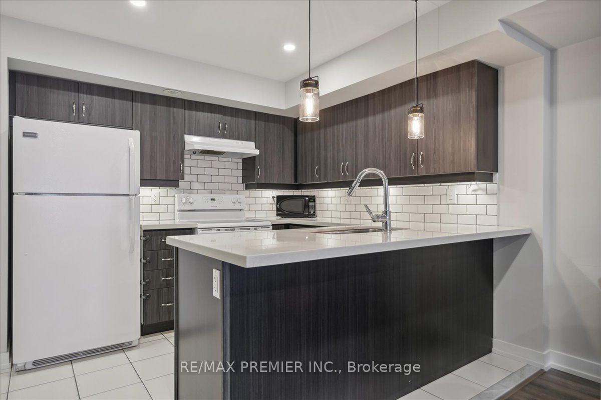 100 Parrotta Dr 64 Property Photo 17