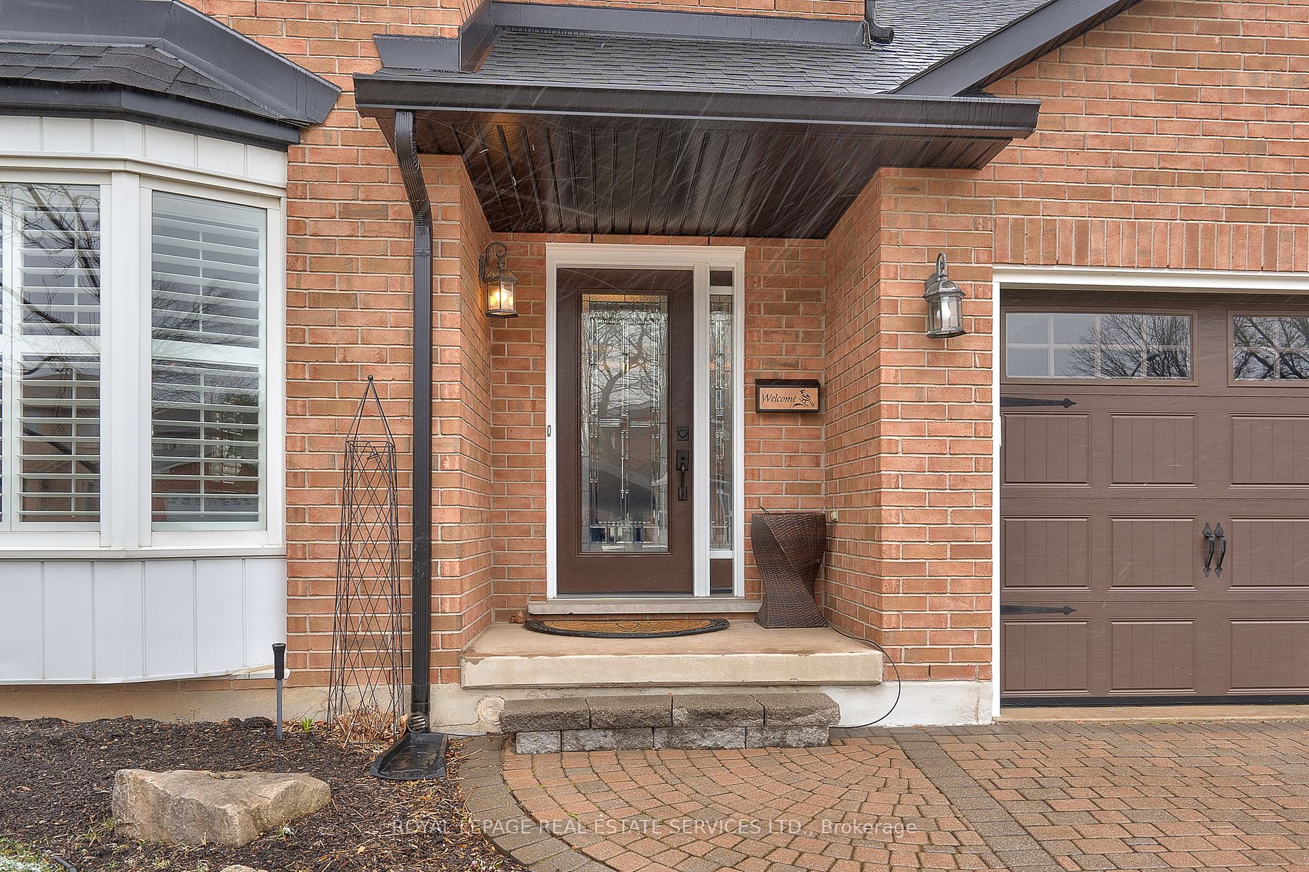 2215 Oakridge Cres Property Photo 4