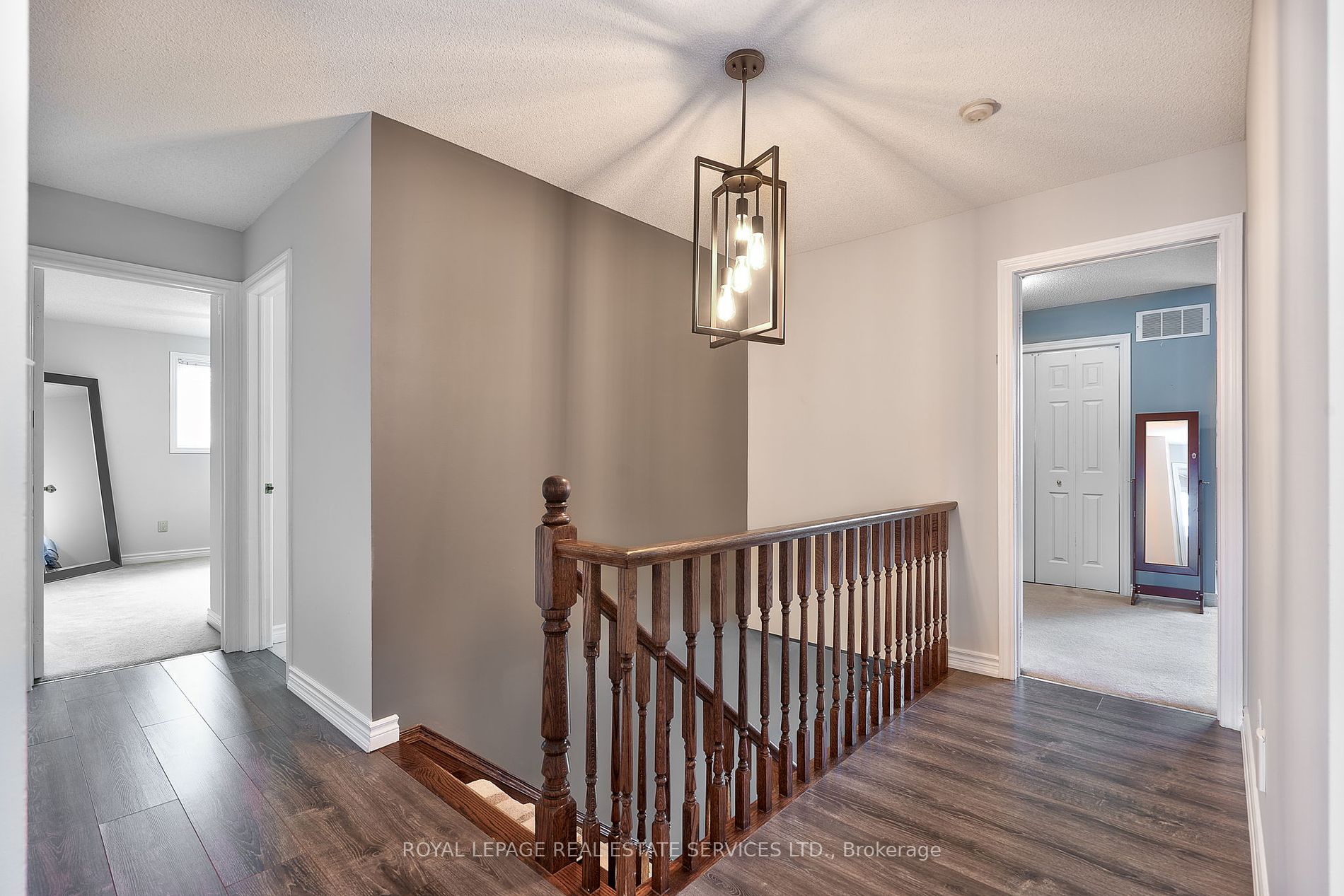 2215 Oakridge Cres Property Photo 20