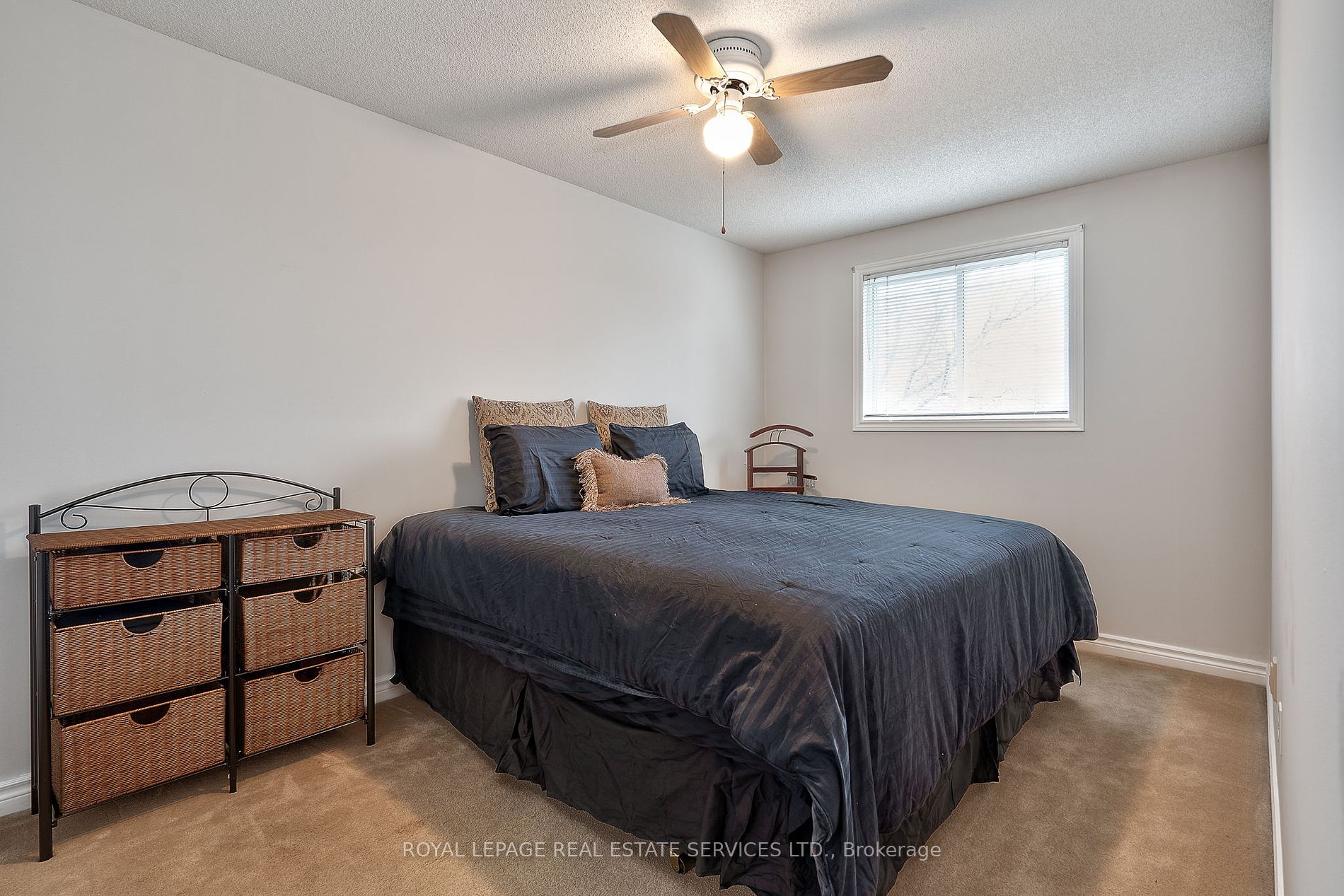 2215 Oakridge Cres Property Photo 26