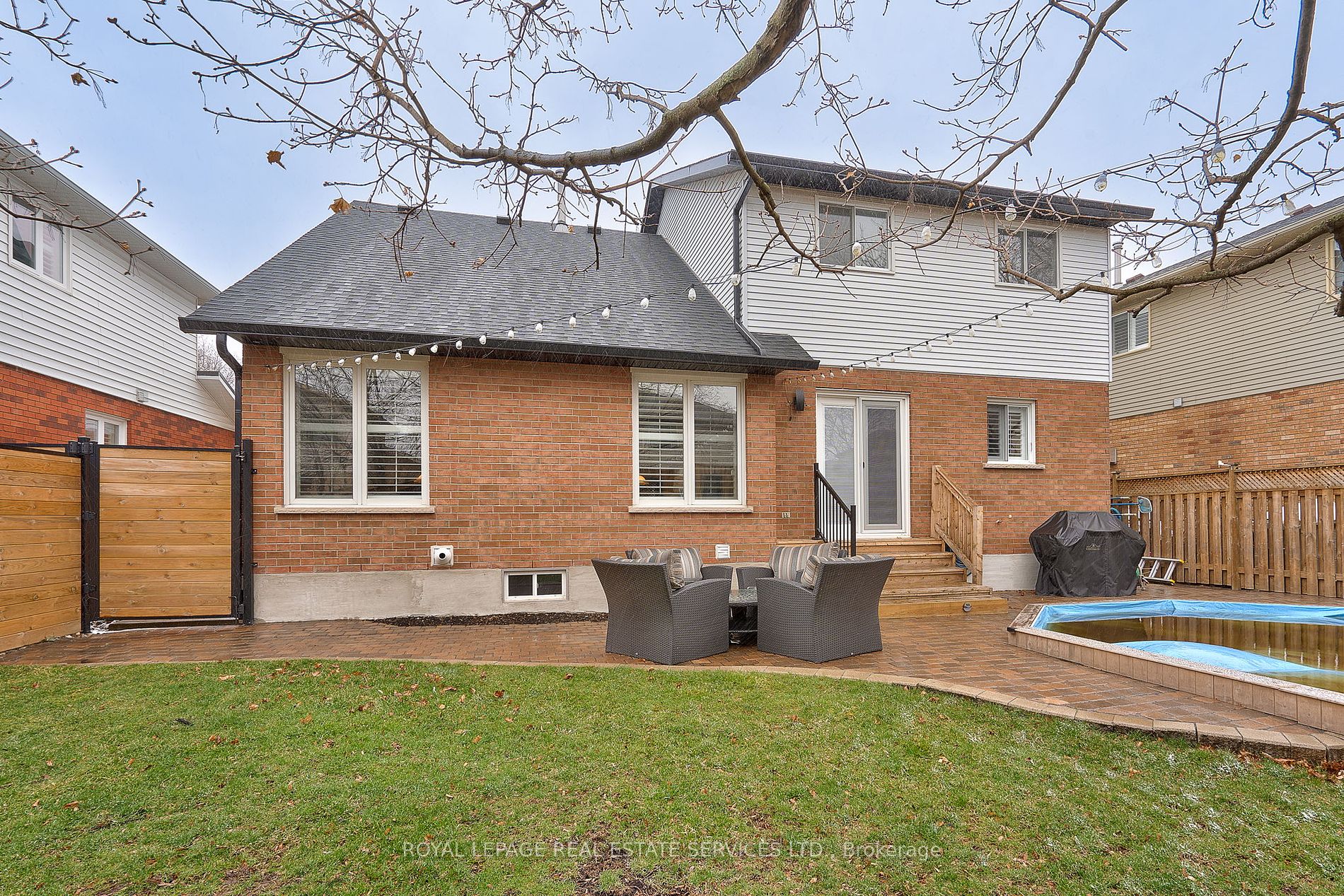 2215 Oakridge Cres Property Photo 36