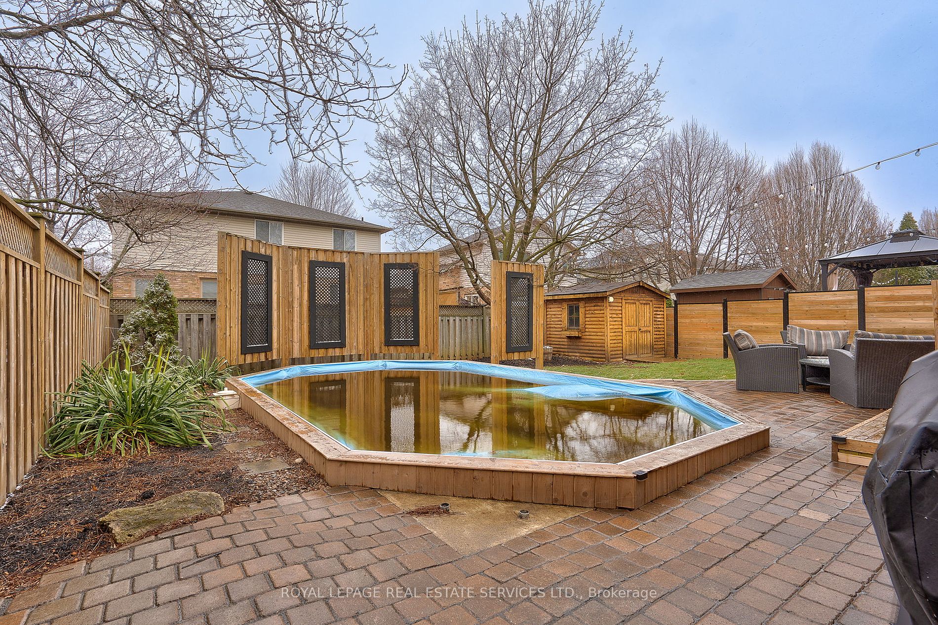 2215 Oakridge Cres Property Photo 39