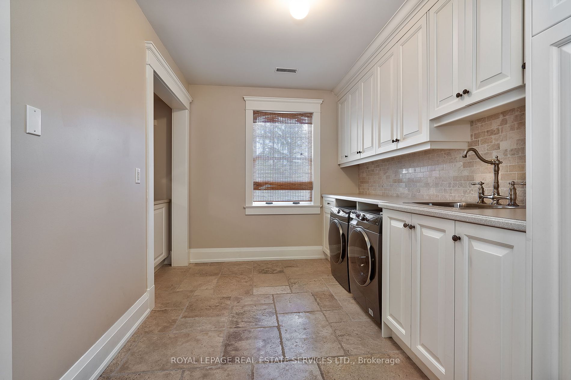 1030 Cedar Grove Blvd Property Photo 27