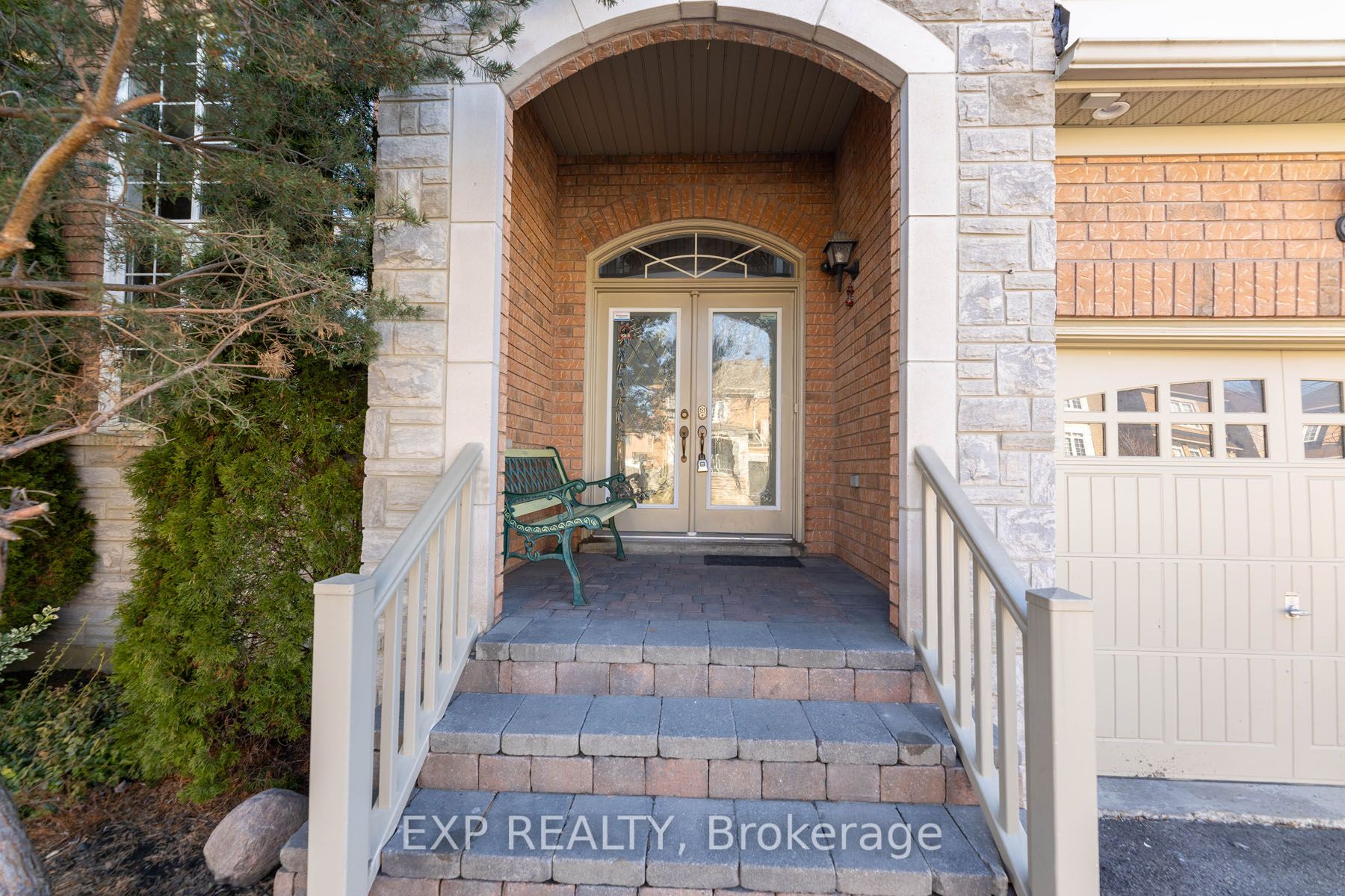11 Cairnburg Dr Property Photo 2