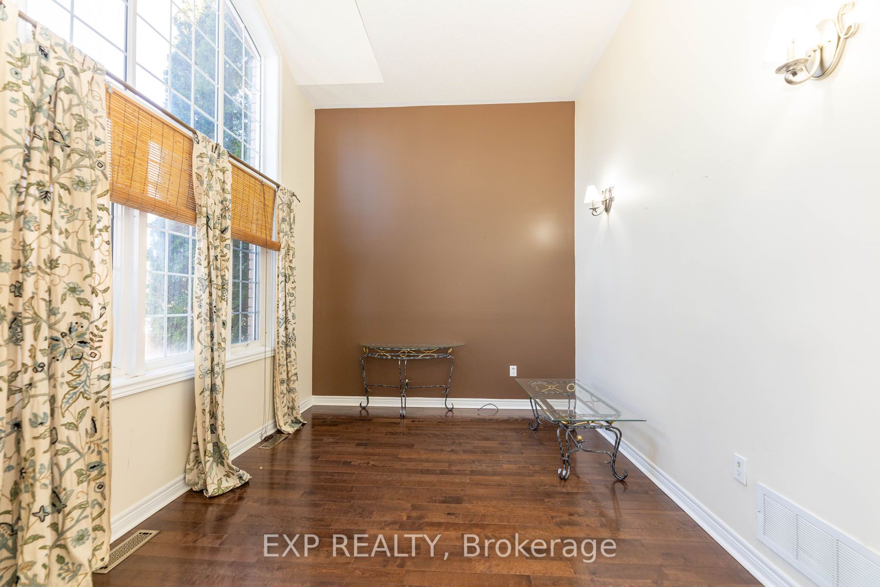 11 Cairnburg Dr Property Photo 4