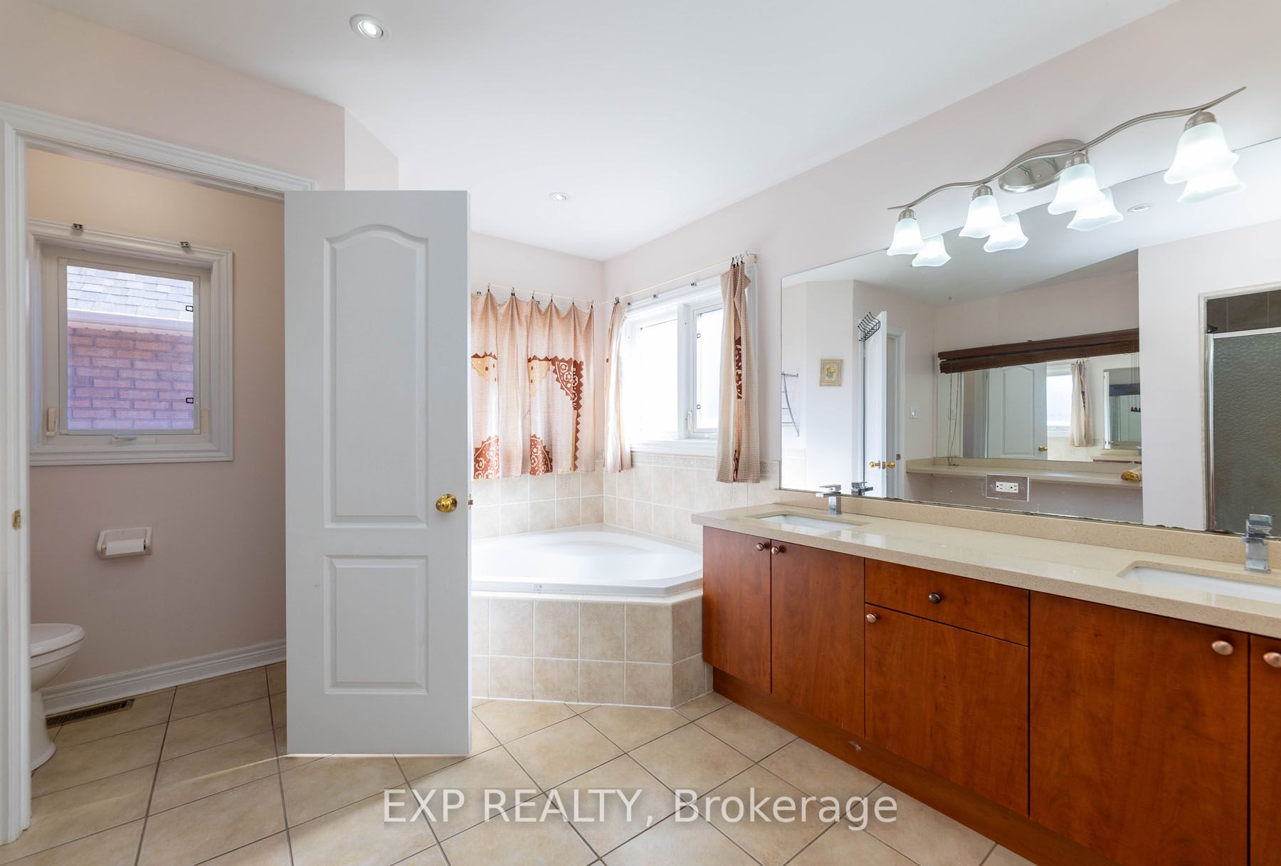 11 Cairnburg Dr Property Photo 18