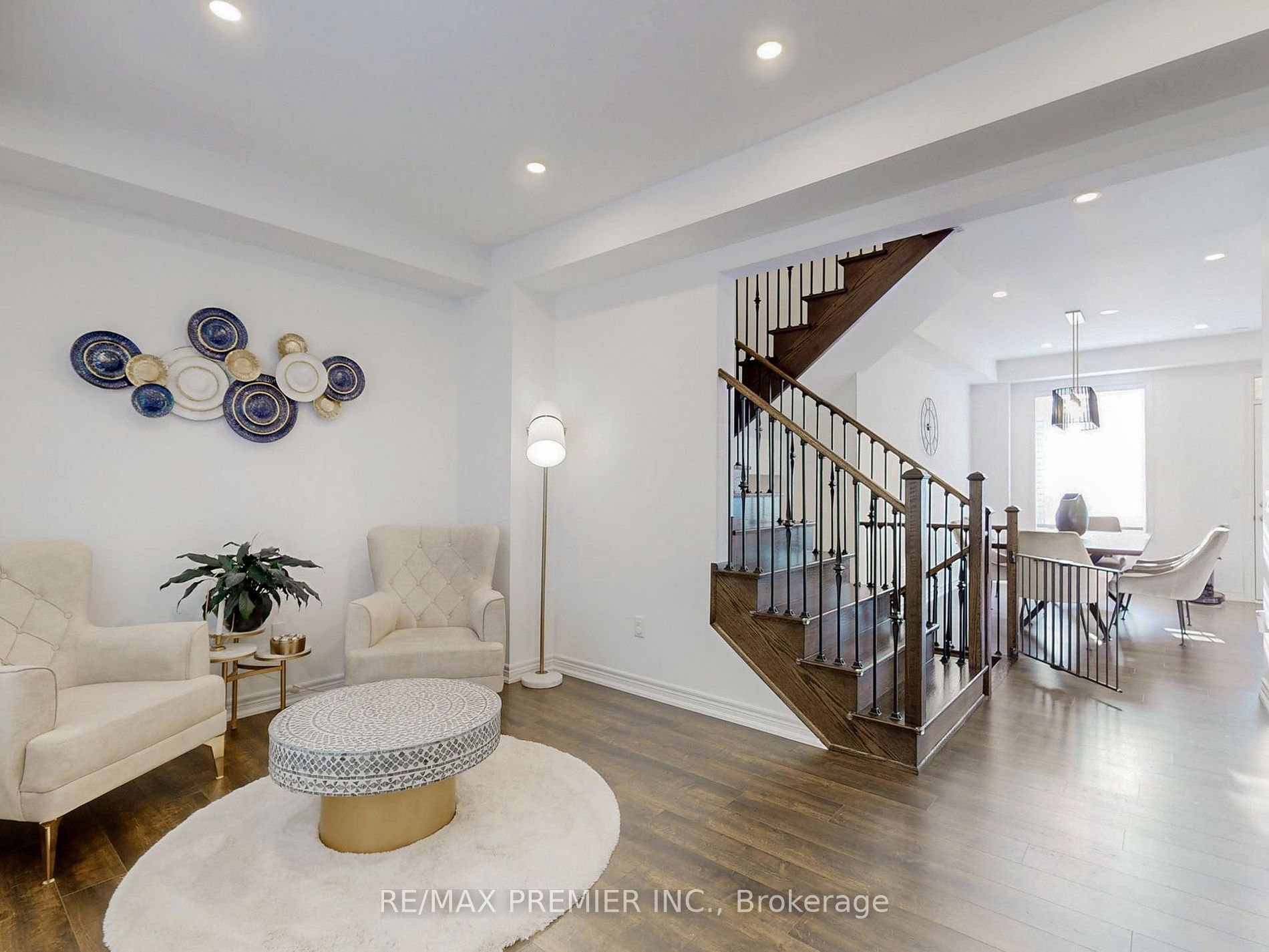 539 Dundas St E Property Photo 5