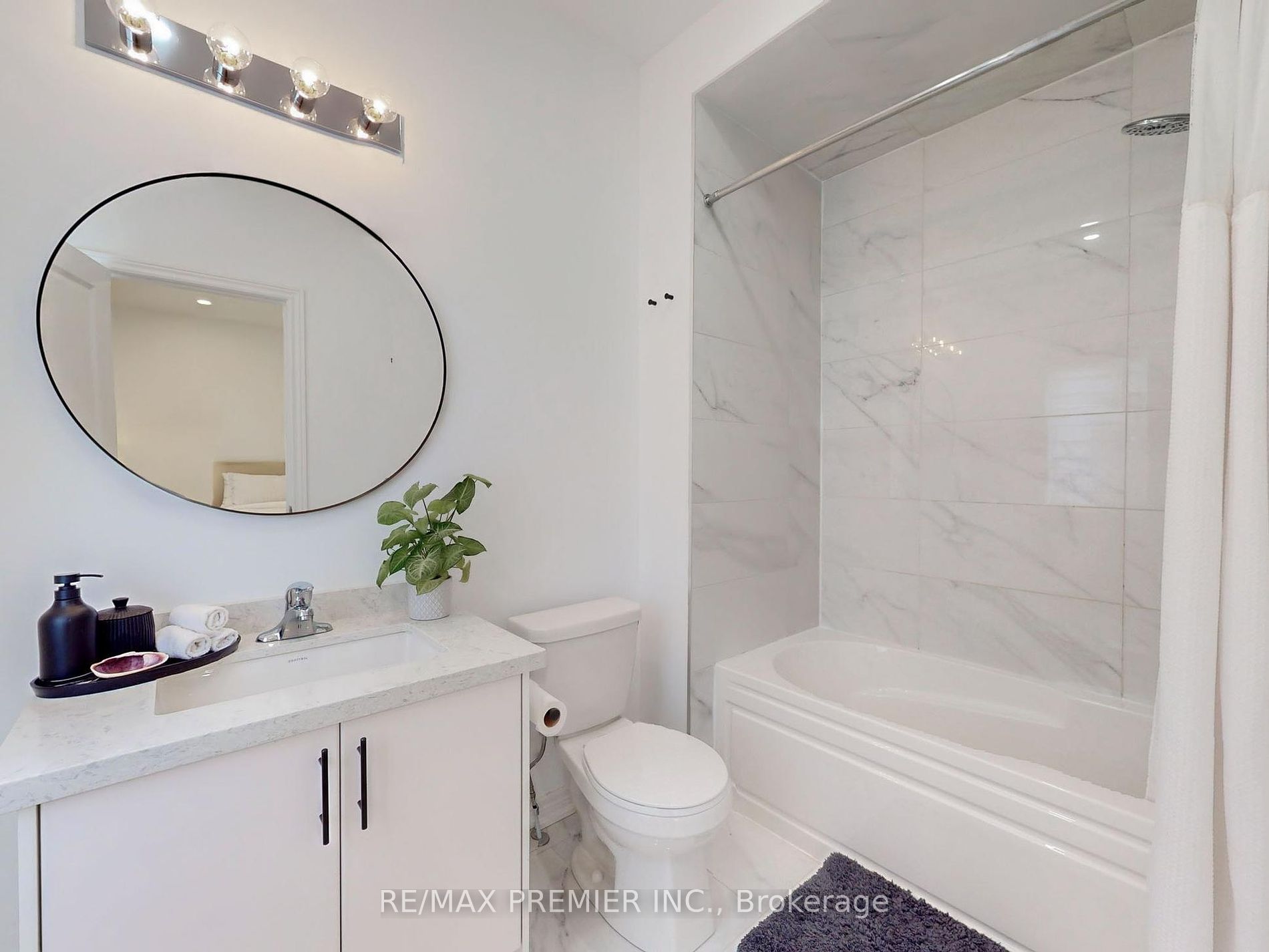 539 Dundas St E Property Photo 17