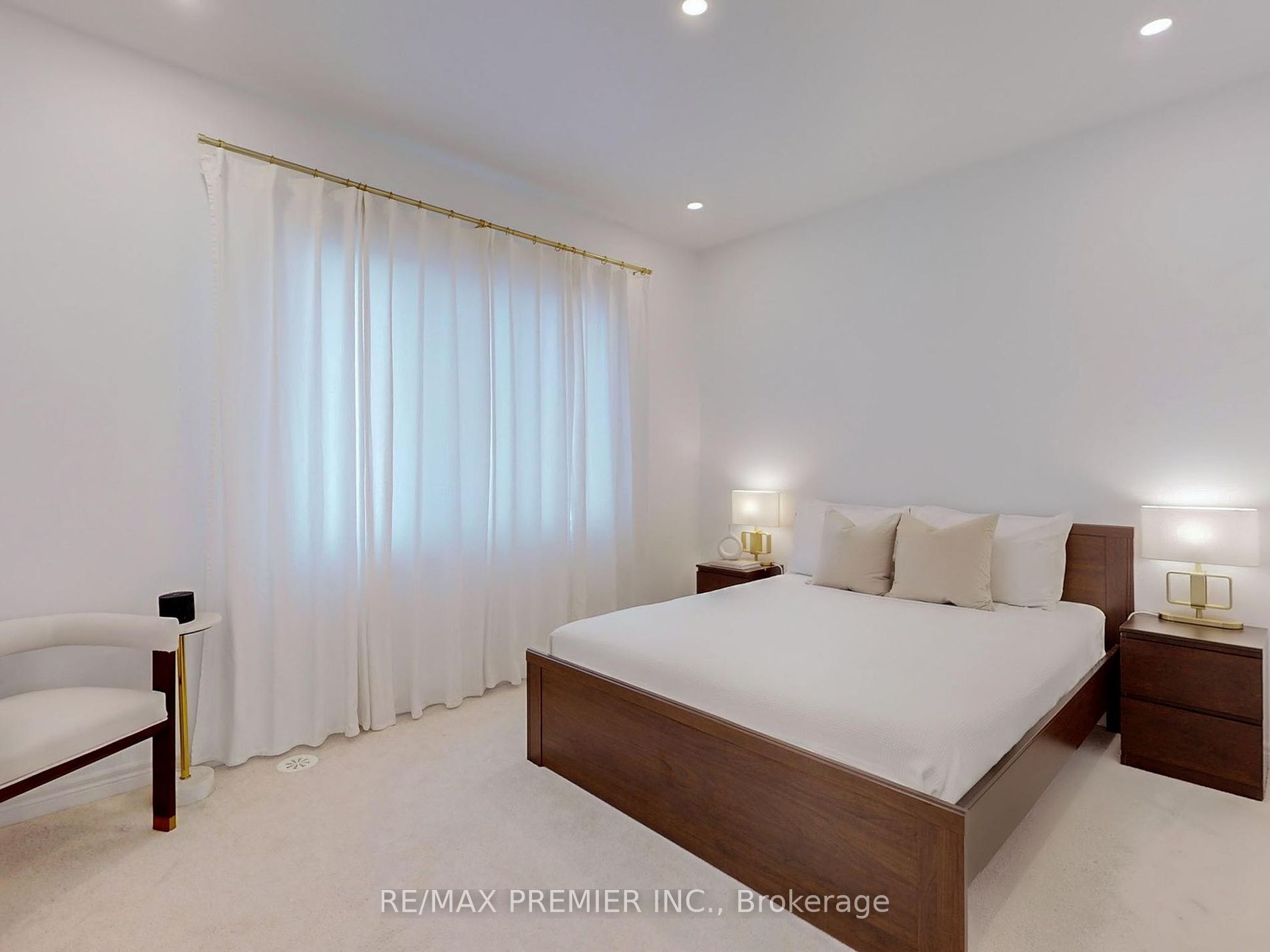 539 Dundas St E Property Photo 19