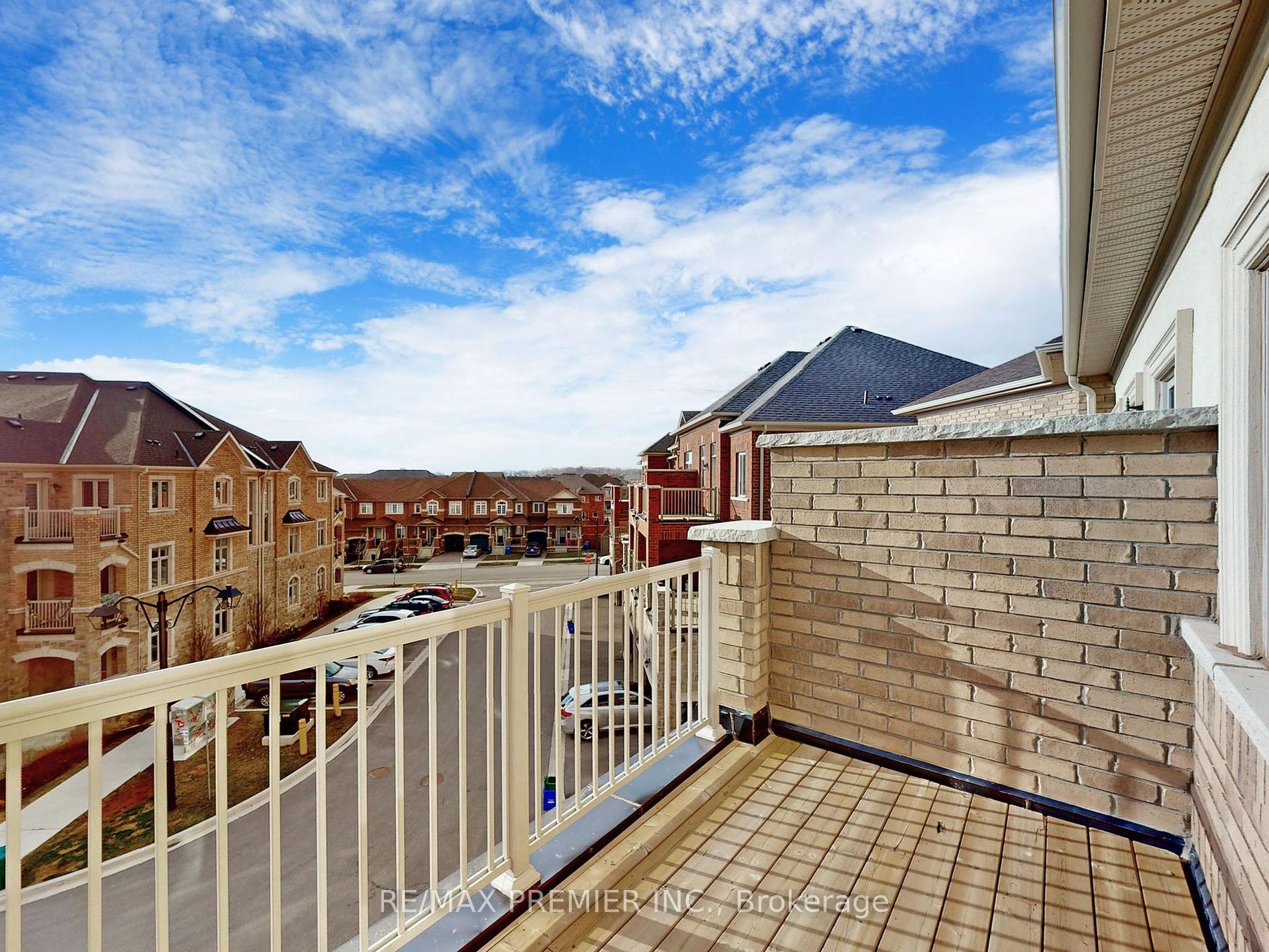 539 Dundas St E Property Photo 24
